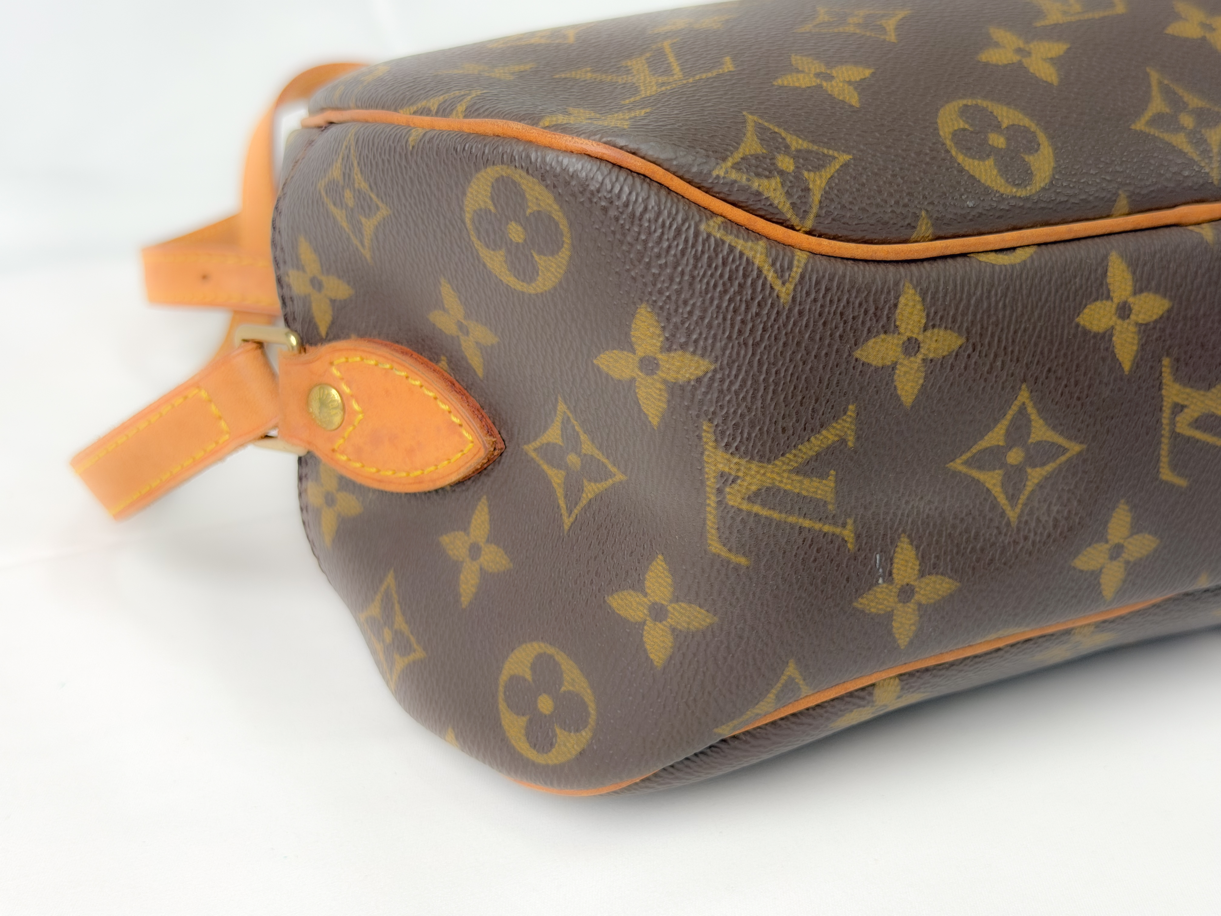 Monogram M51221 Blois Shoulder Bag — view 4