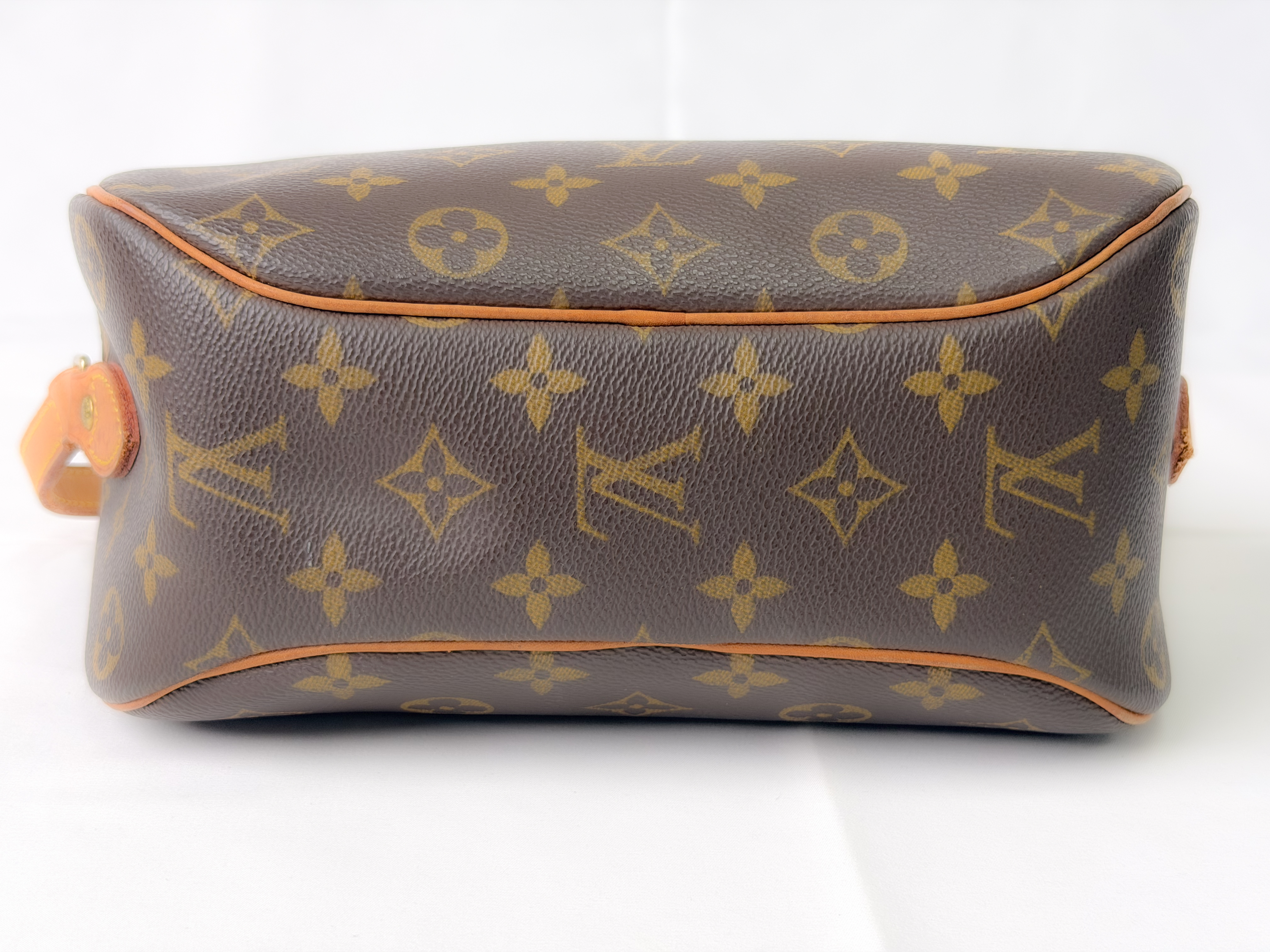 Monogram M51221 Blois Shoulder Bag — view 5