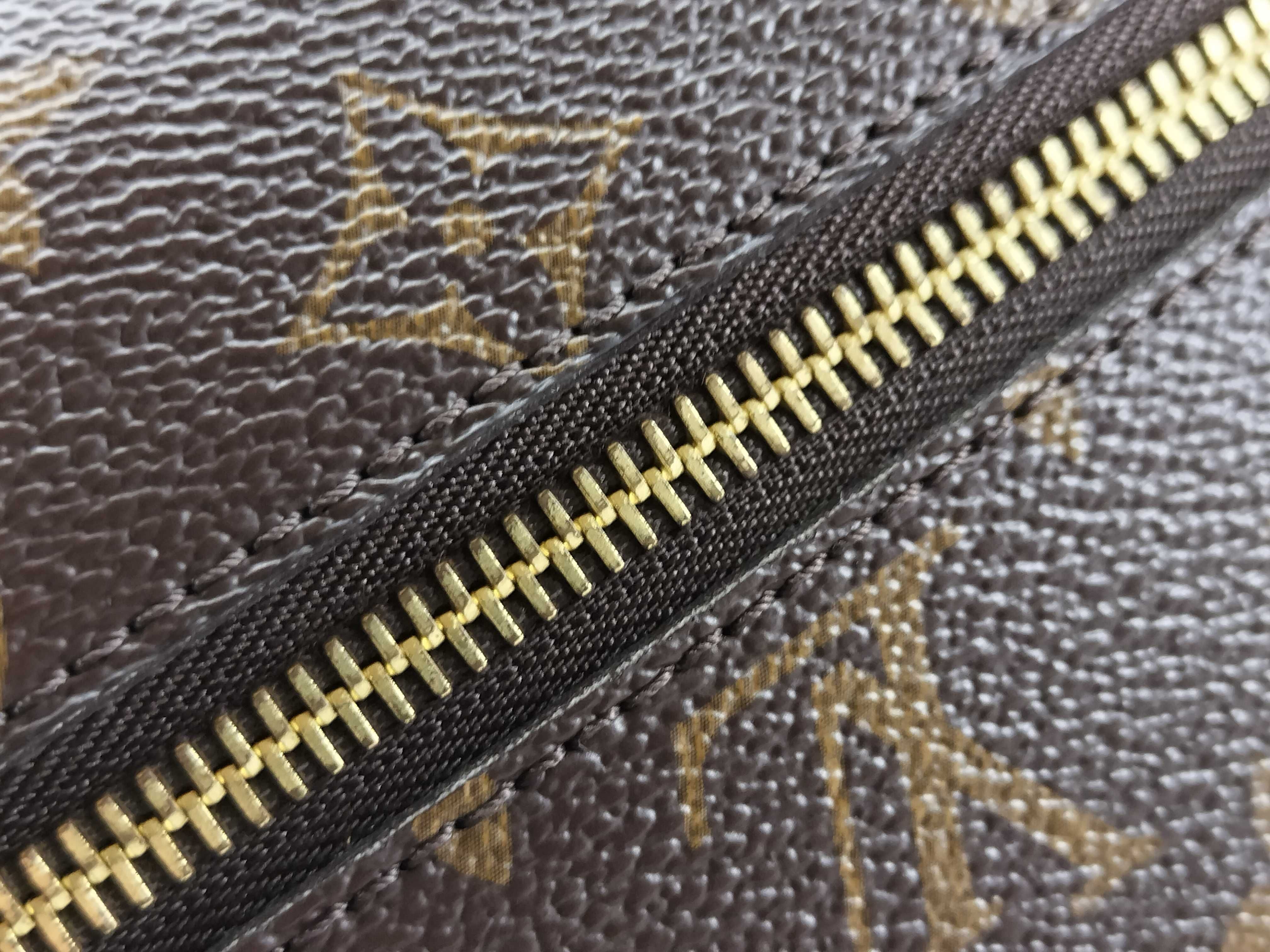 Monogram Louis Vuitton Pochette Métis MM Handbag — view 9