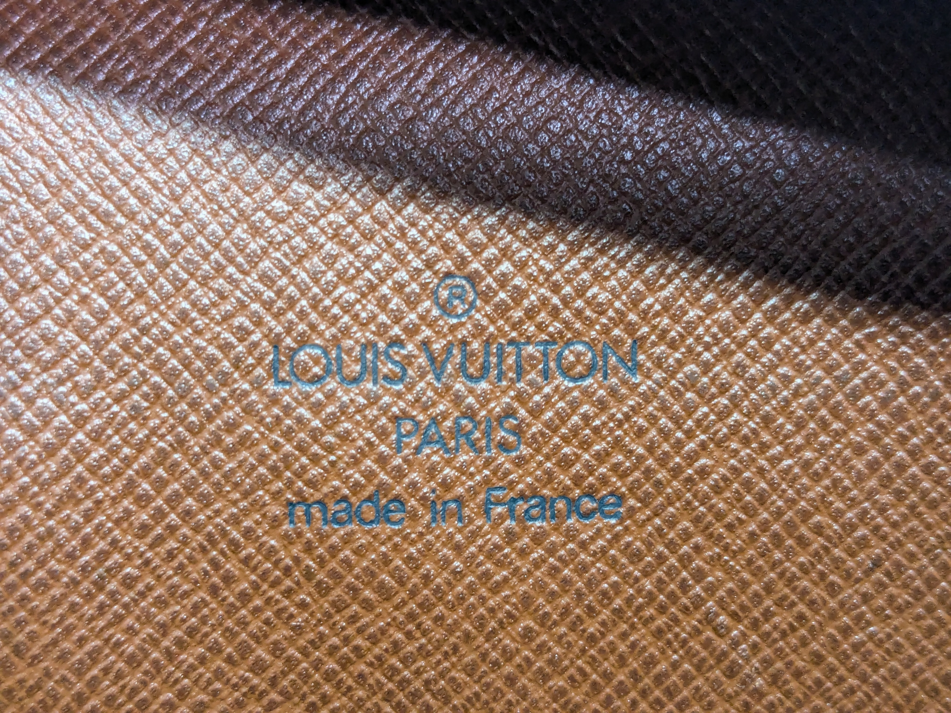 LV Monogram Pochette Homme (No stickiness) Second Bag — view 8