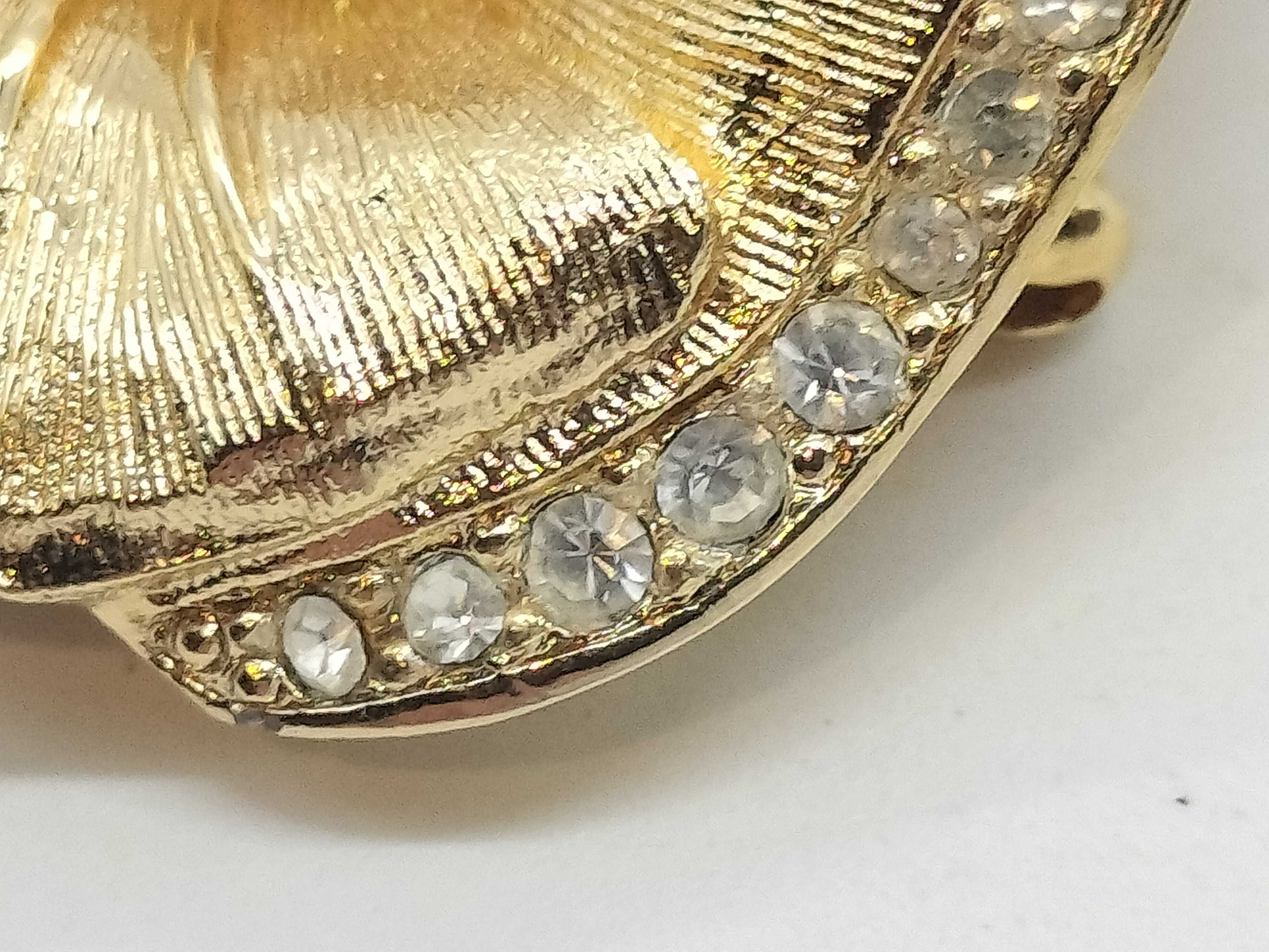 Pearl Brooch — view 3