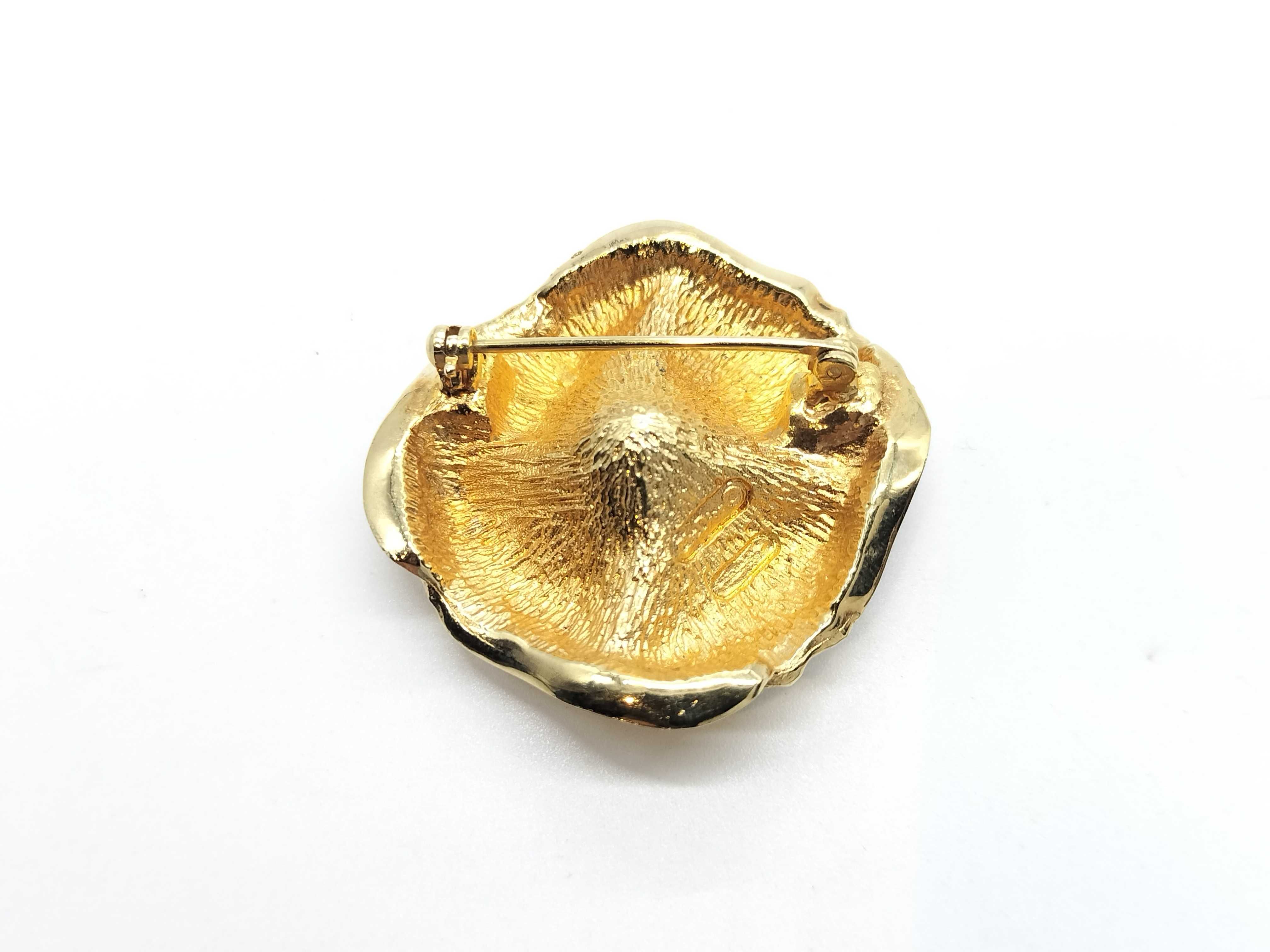 Pearl Brooch — view 4