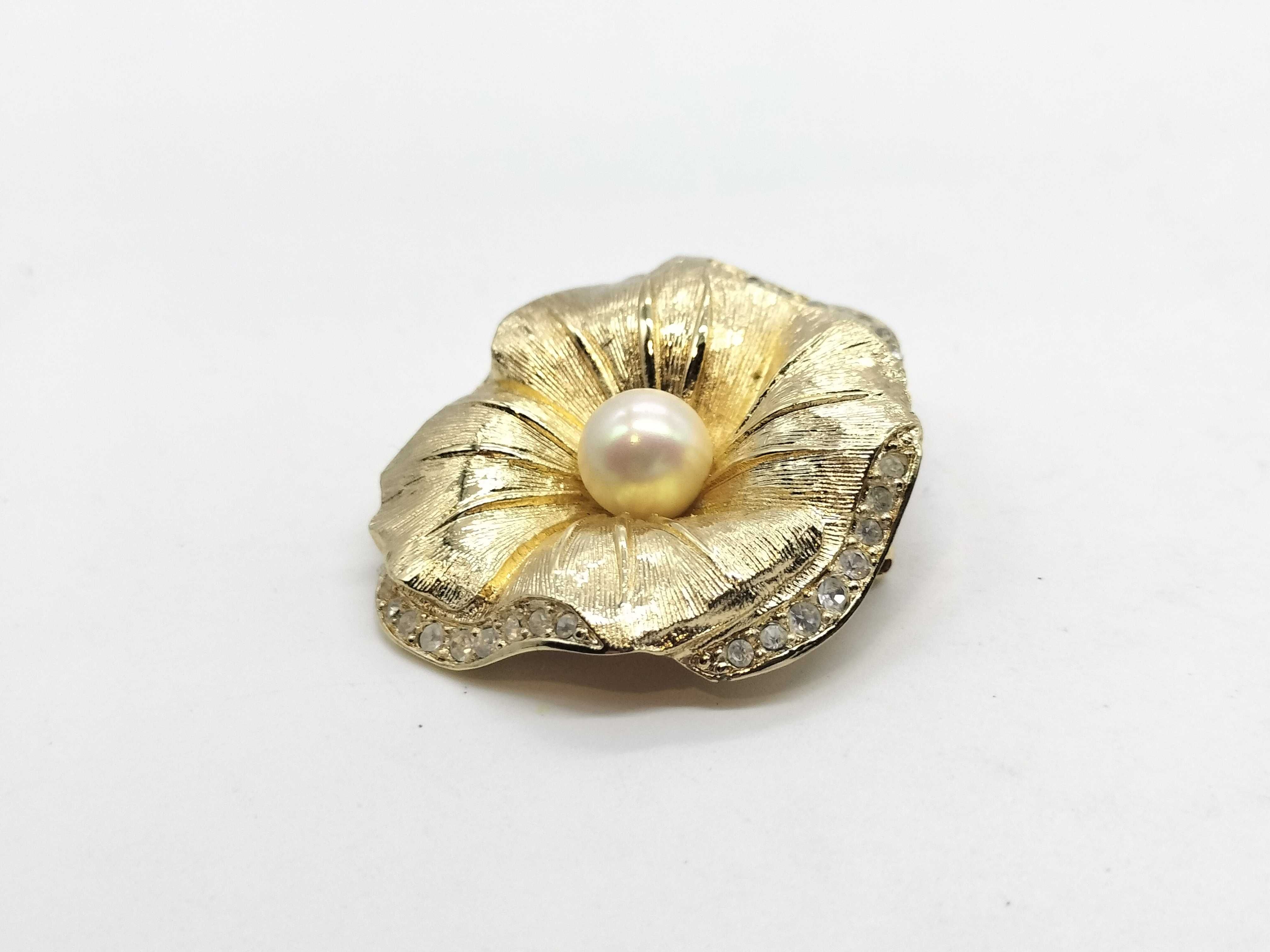 Pearl Brooch — view 5