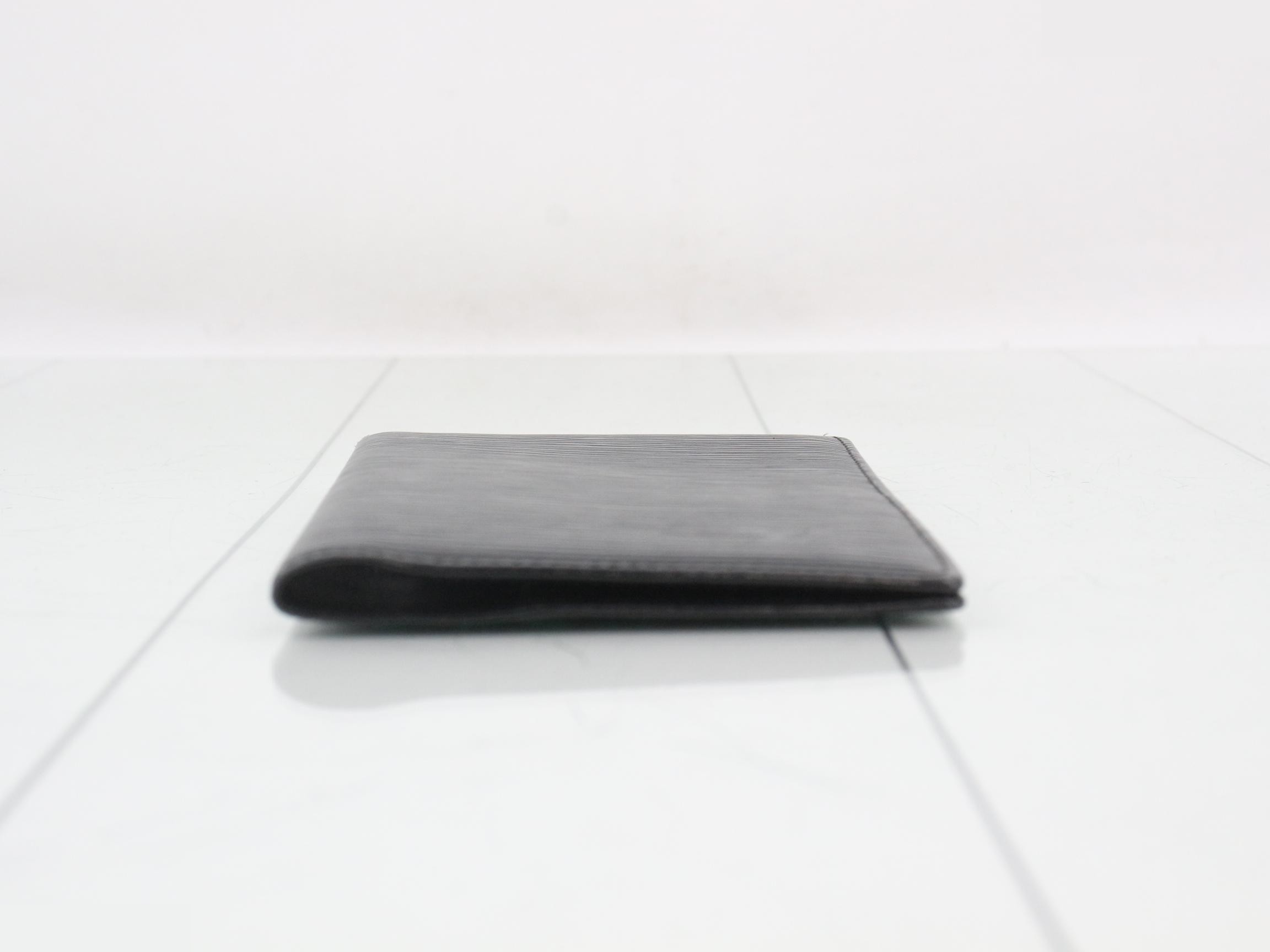 wallet — view 3