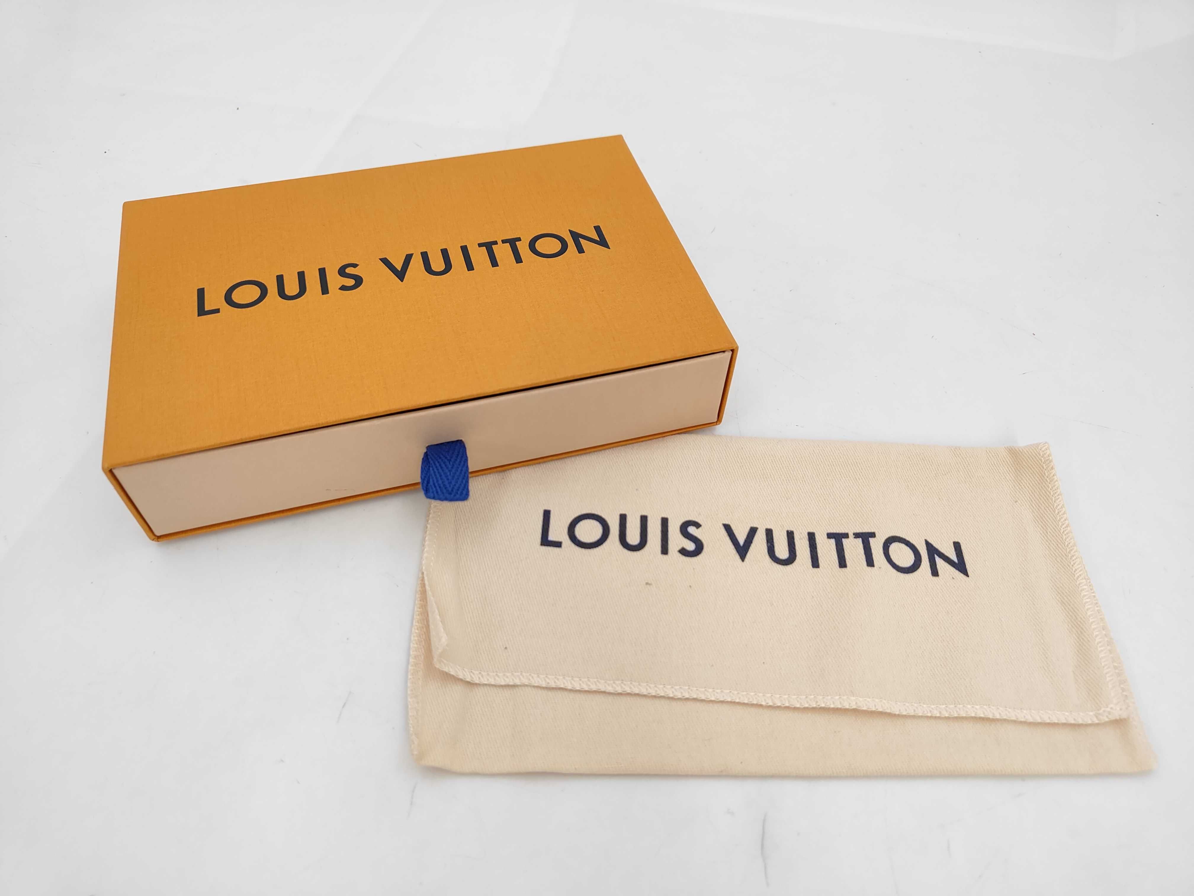 Vernis Amarante Zippy Wallet — view 8