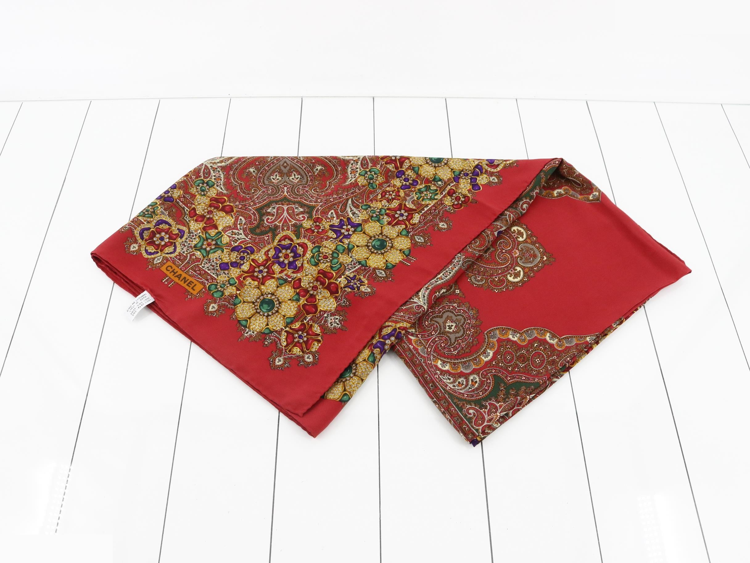 Vintage, extra-large silk scarf with accessory pattern and tag. — view 2