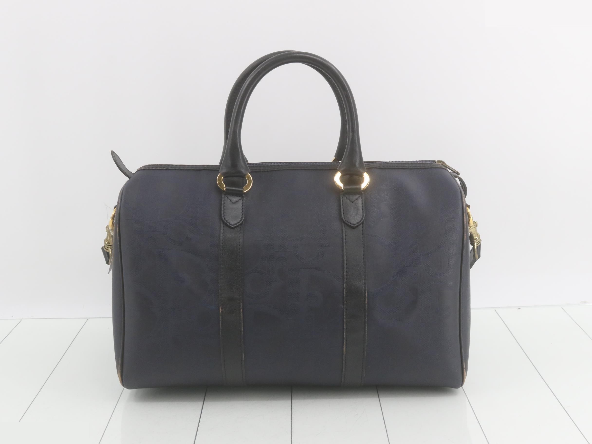 Trotter Boston bag with shoulder strap — view 2