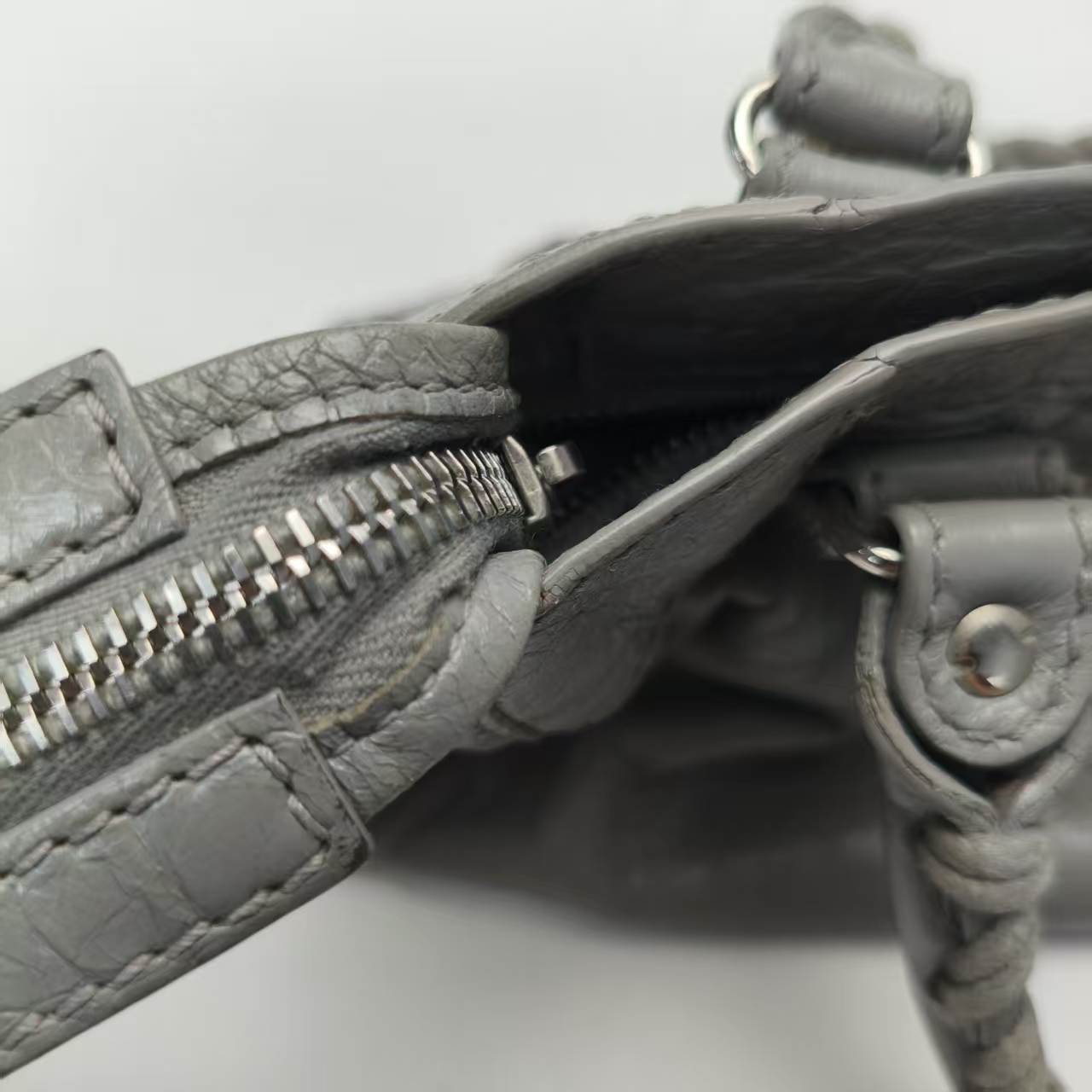 【*Shipped from: China*】BALENCIAGA Leather Shoulder Bag — view 13