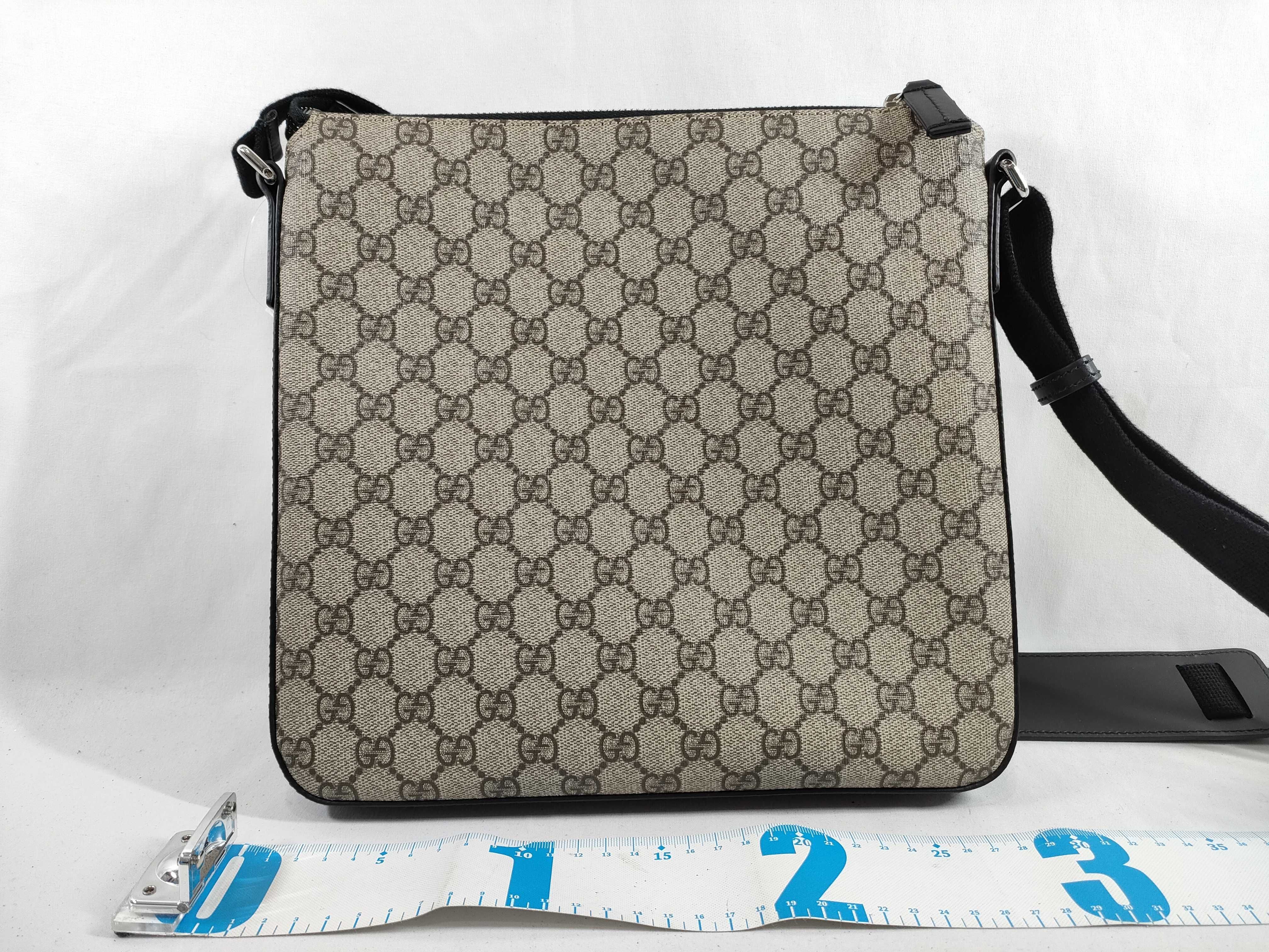 GG Supreme Messenger Bag Shoulder Bag — view 2