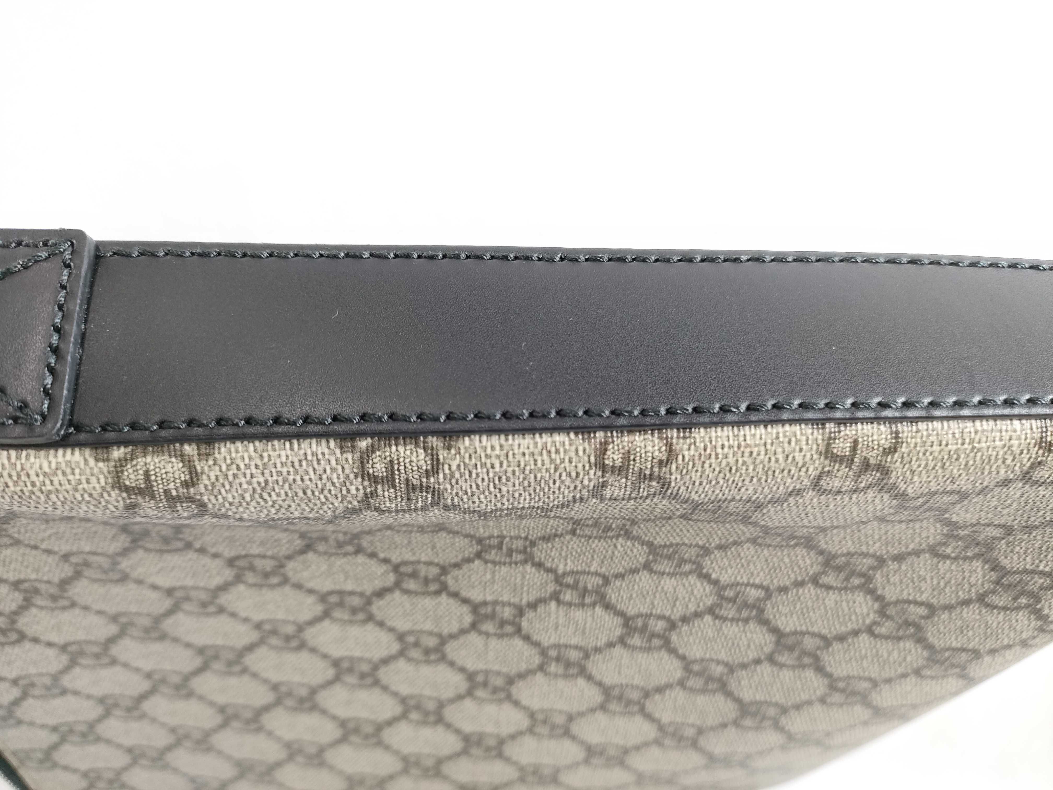 GG Supreme Messenger Bag Shoulder Bag — view 15