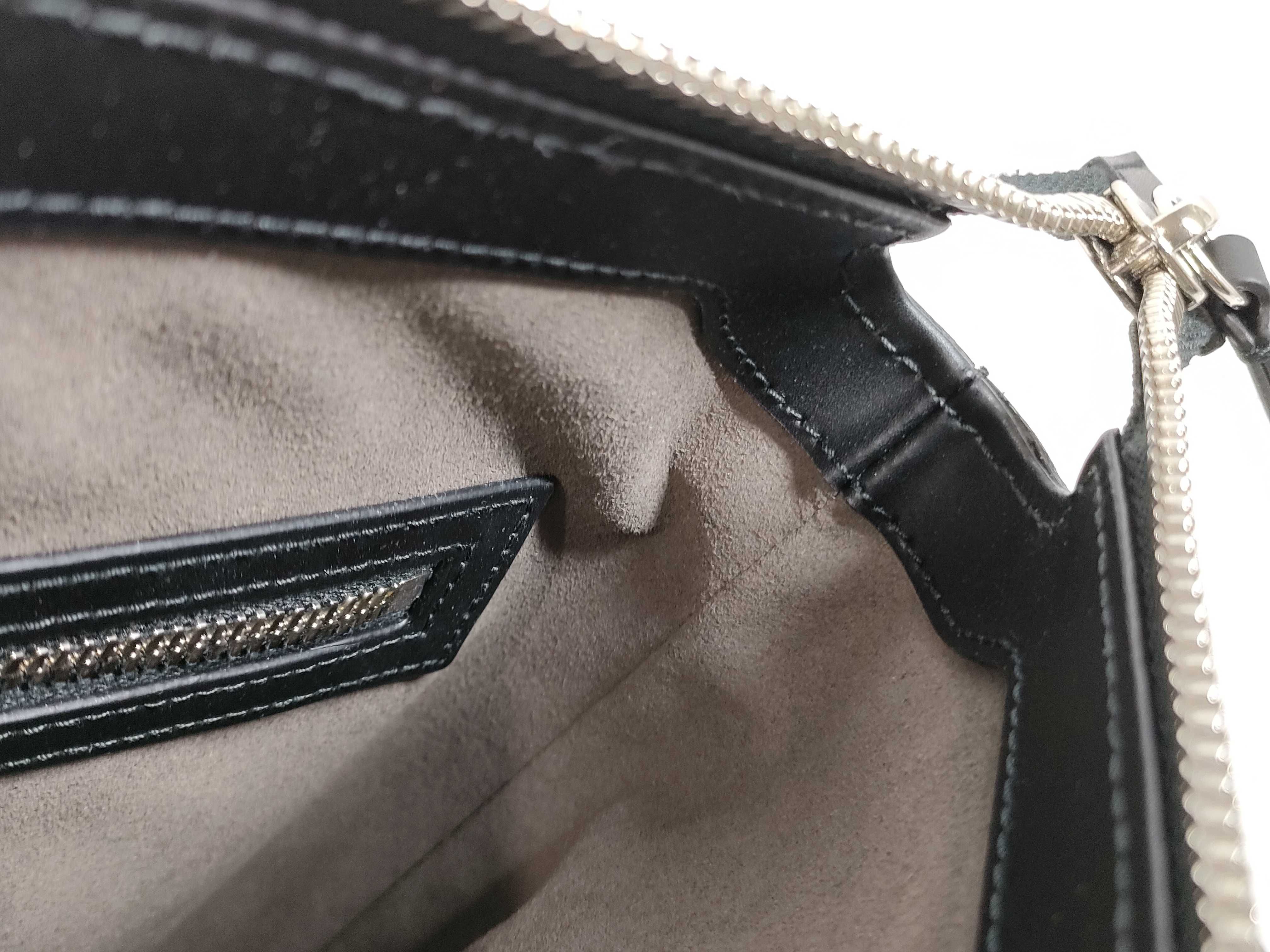 GG Supreme Messenger Bag Shoulder Bag — view 9