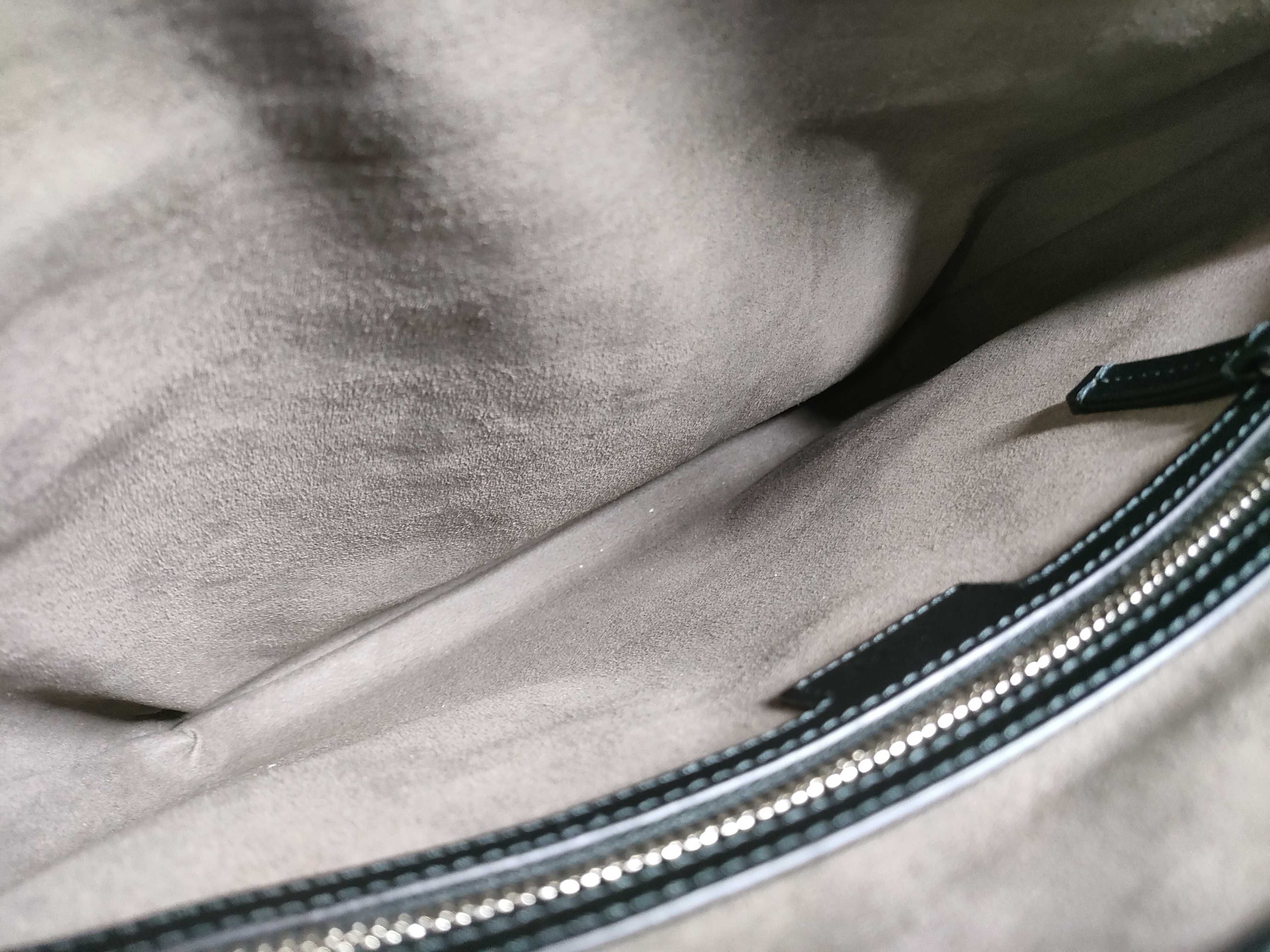 GG Supreme Messenger Bag Shoulder Bag — view 10