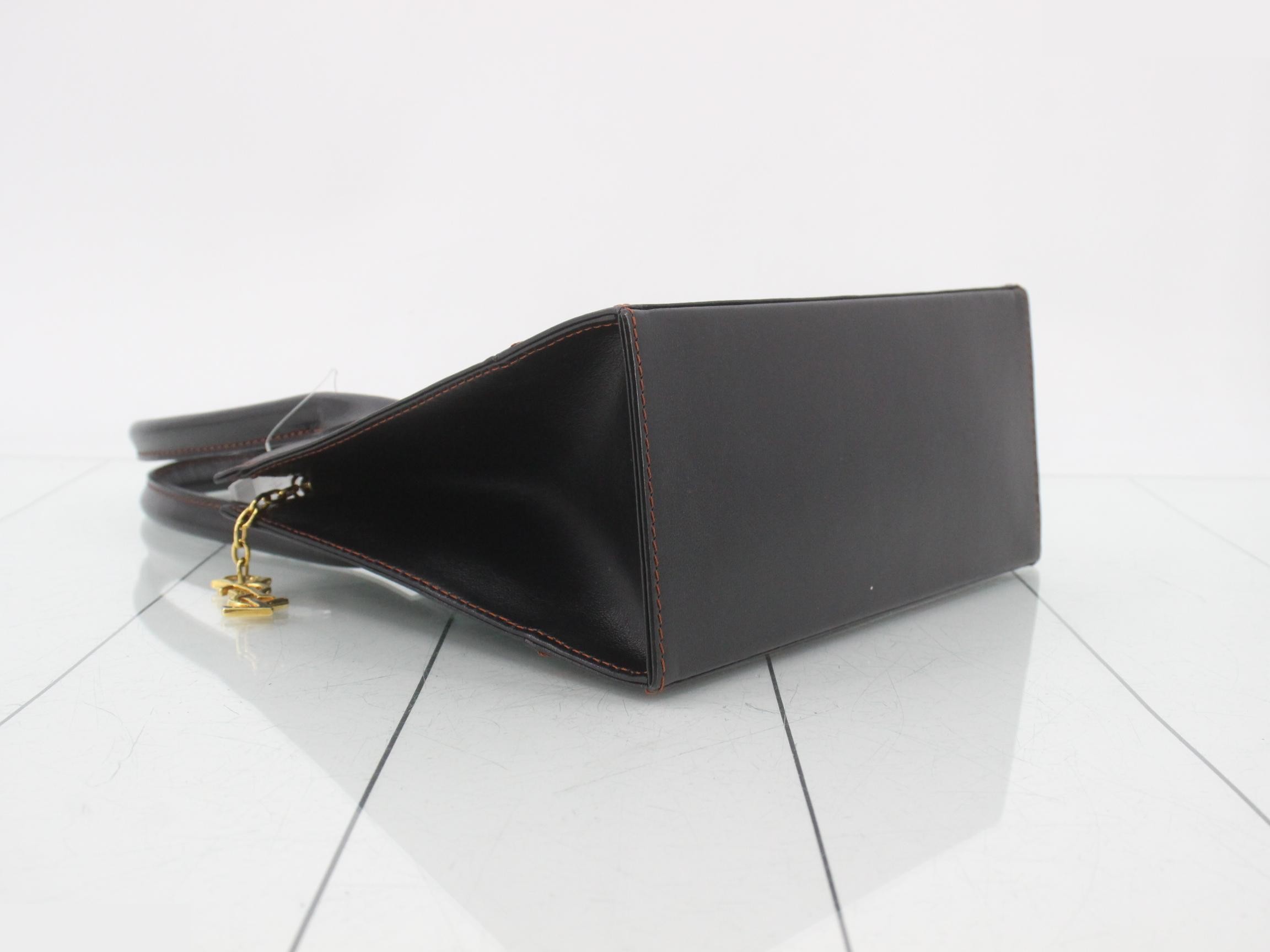 Y-cut leather bag, navy, shoulder strap missing, W22.5 H19.5 D10 — view 5