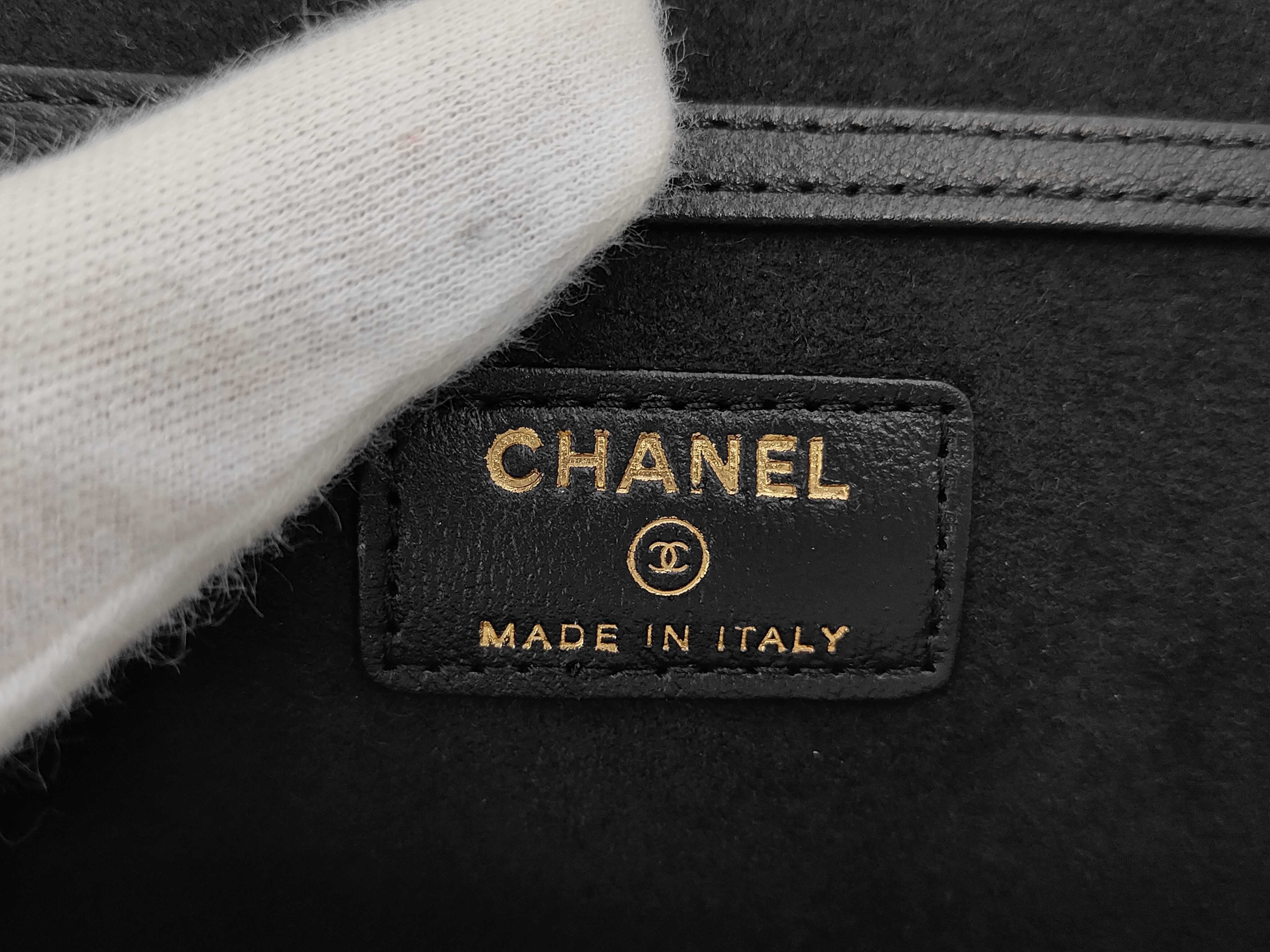 Chain Shoulder Bag — view 9