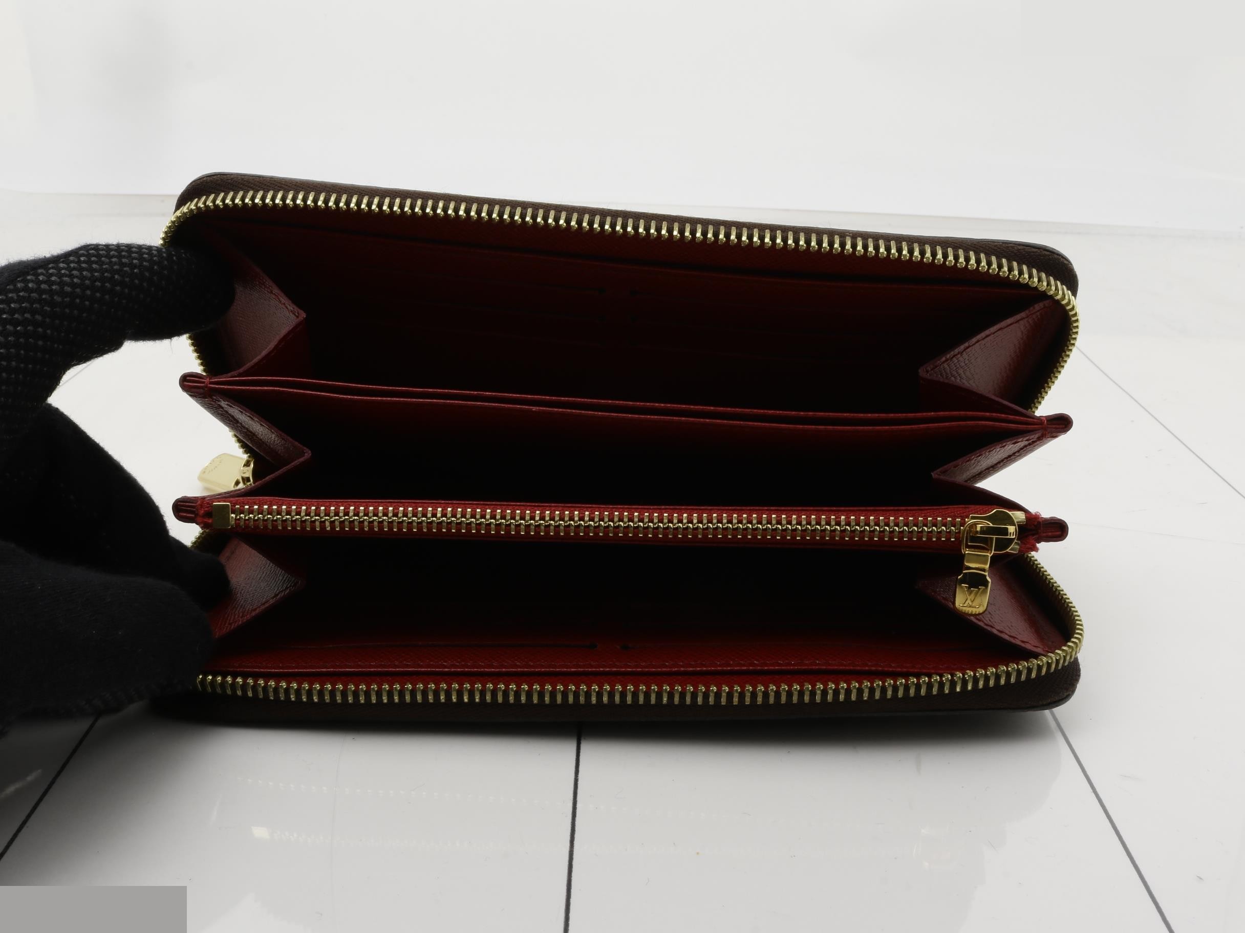 Zippy Wallet Fuchsia — view 4