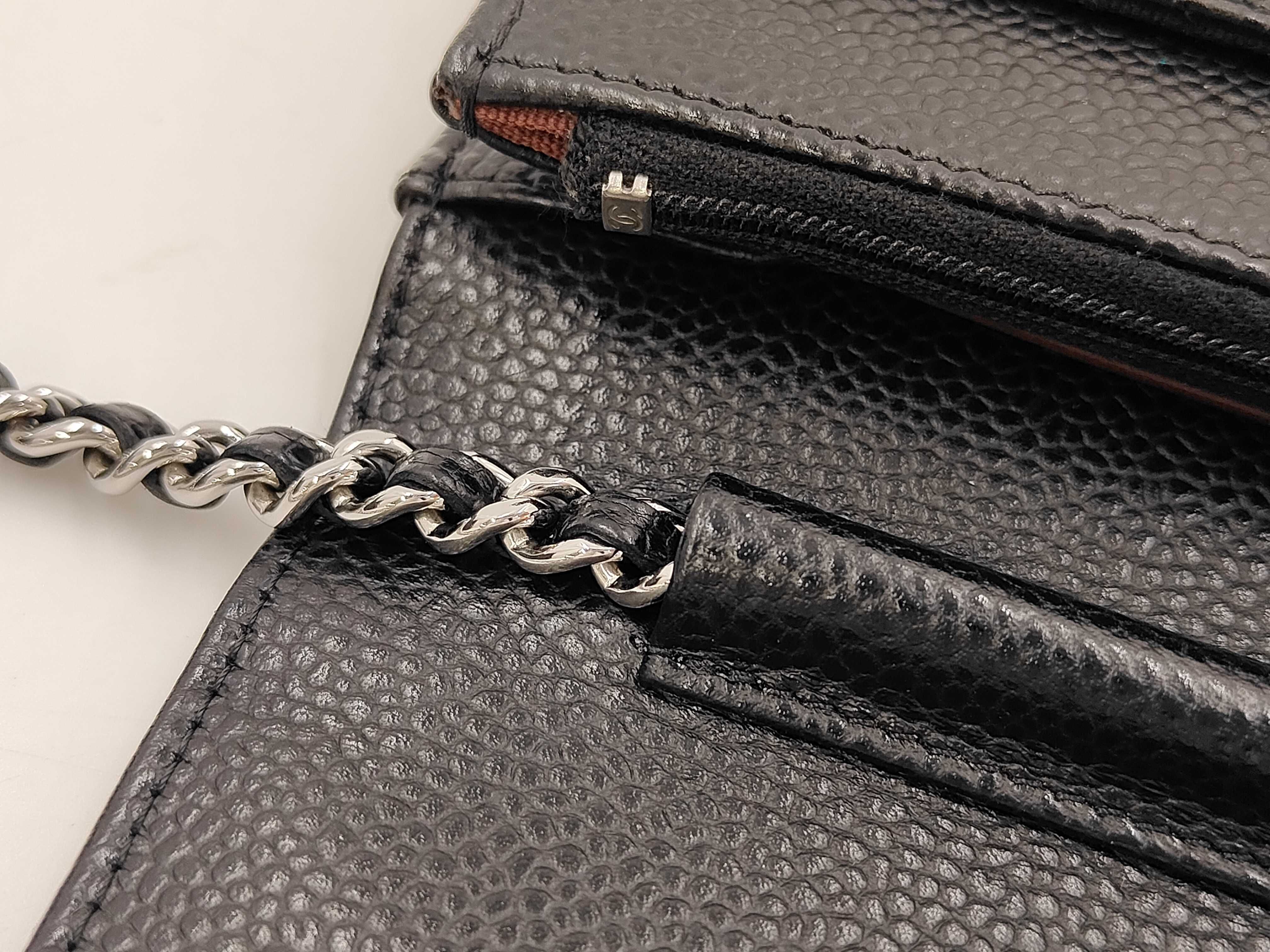 Classic Chain Wallet Matelassé Caviar Skin Black Silver Hardware AP0250 Shoulder Bag — view 5