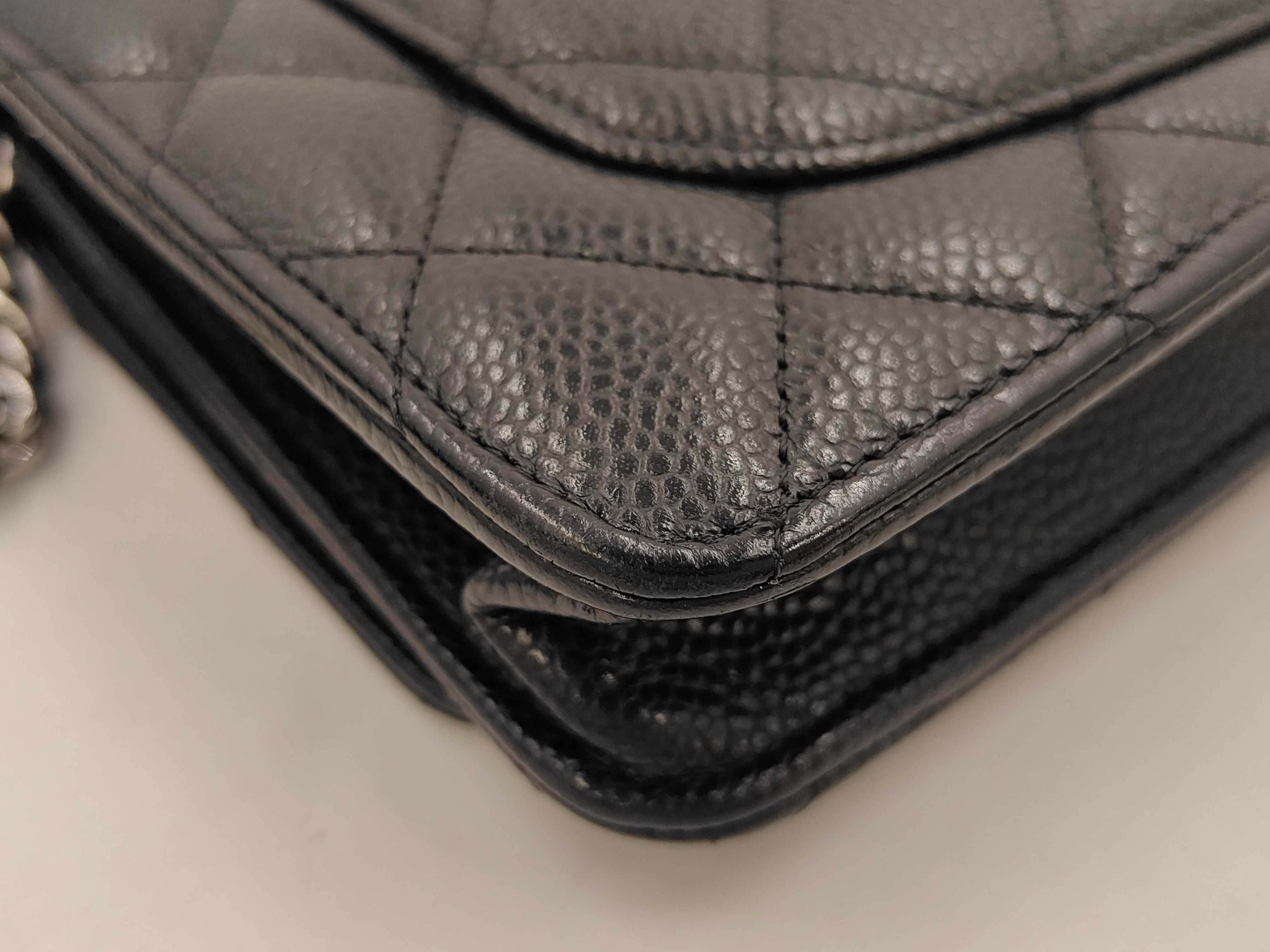 Classic Chain Wallet Matelassé Caviar Skin Black Silver Hardware AP0250 Shoulder Bag — view 6