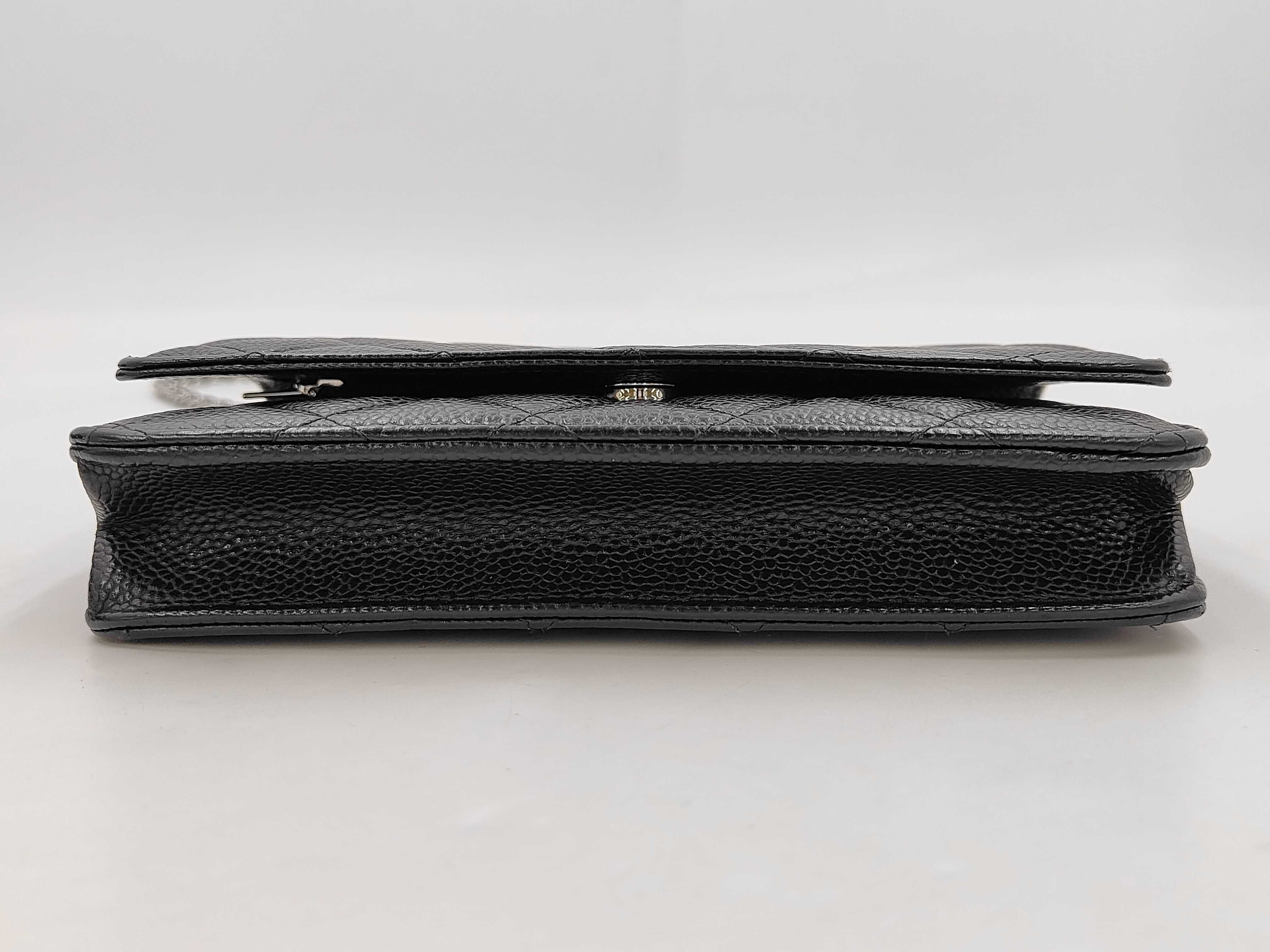 Classic Chain Wallet Matelassé Caviar Skin Black Silver Hardware AP0250 Shoulder Bag — view 7