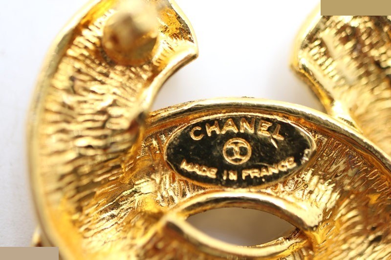 Coco Mark Matelassé Brooch (Vintage) — view 4