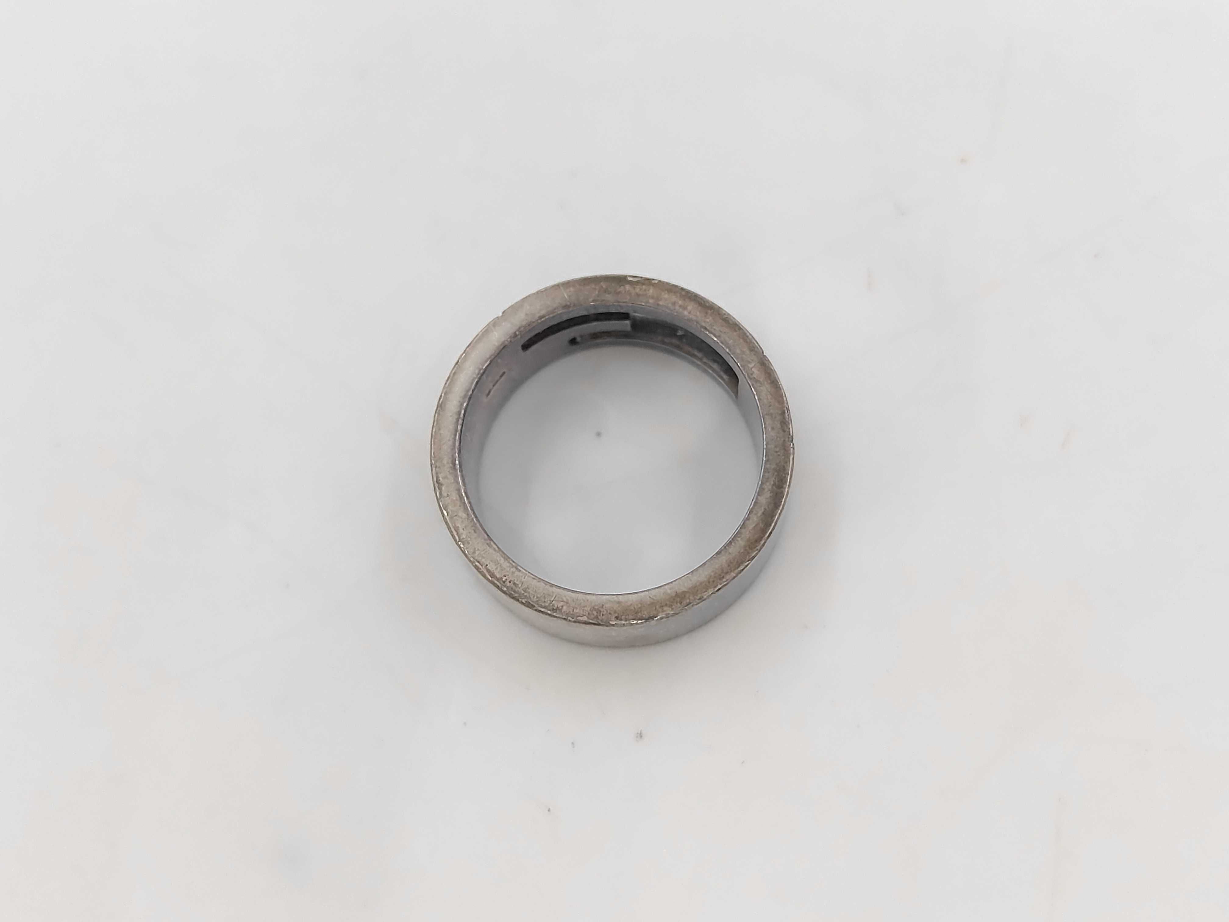 logo ring — view 3