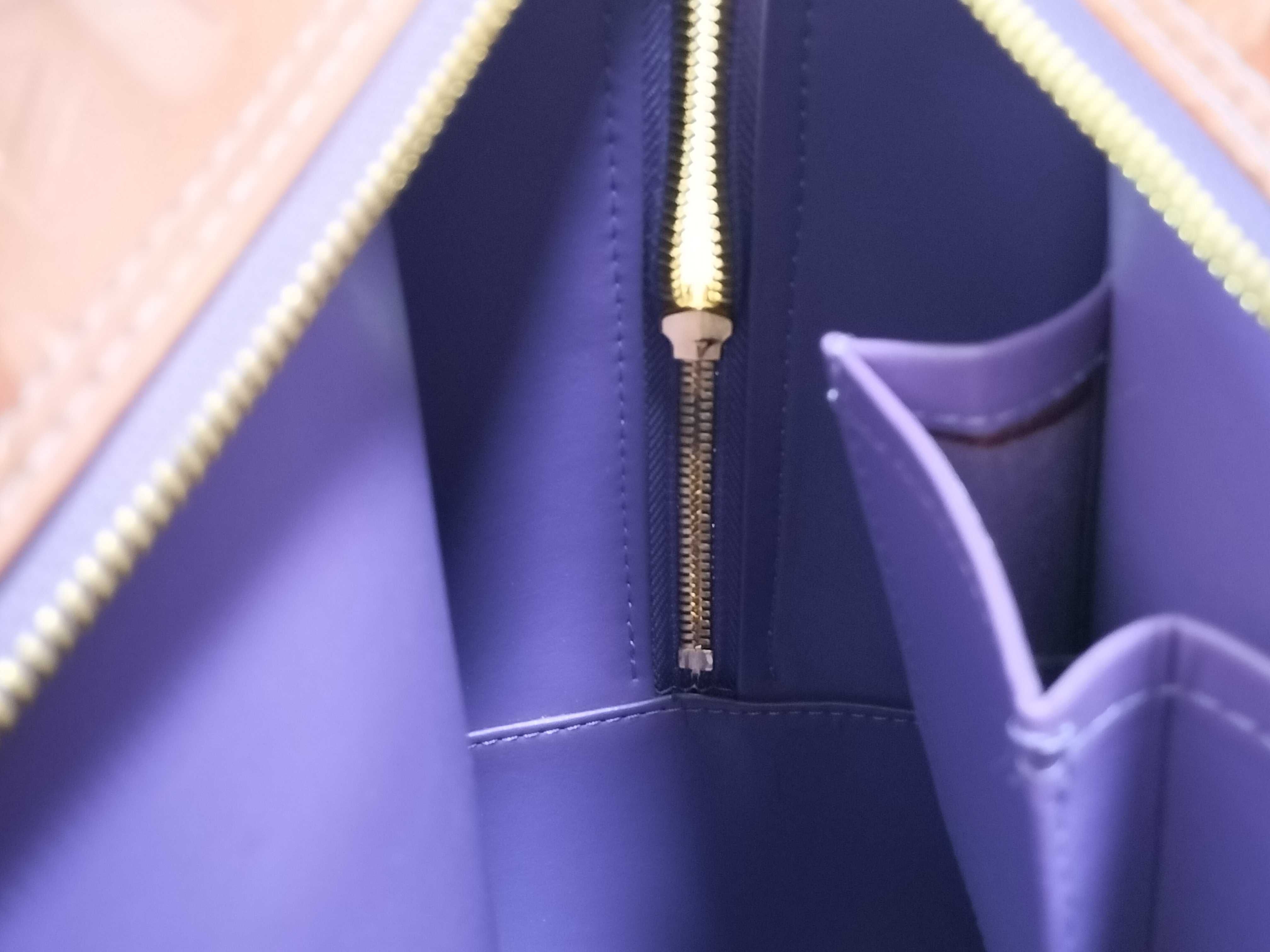 Vernis Sutton Shoulder Bag — view 9