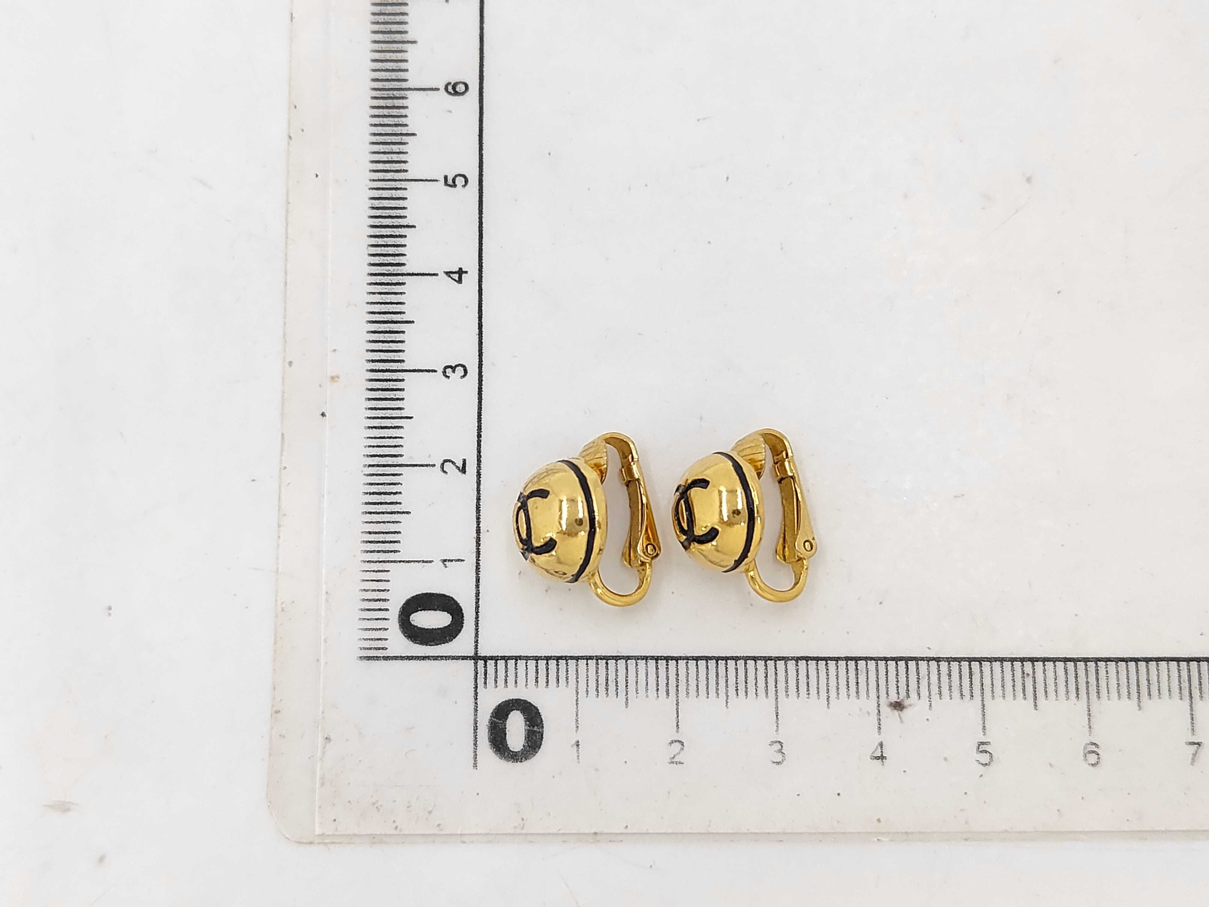 Round Coco Gold YG Earrings — view 7