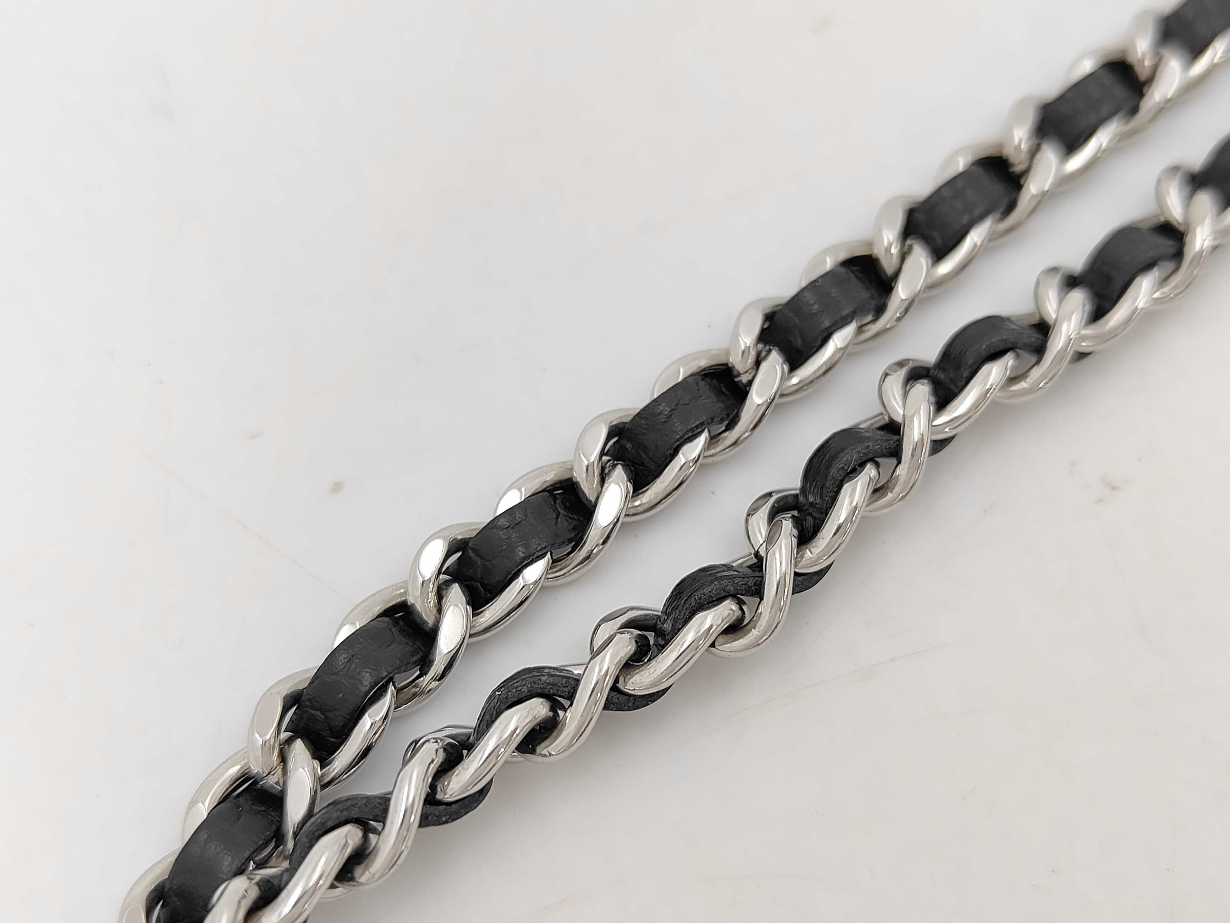 Matelassé Chain Wallet Chain Shoulder Bag Black IC Plate Shoulder Bag — view 6