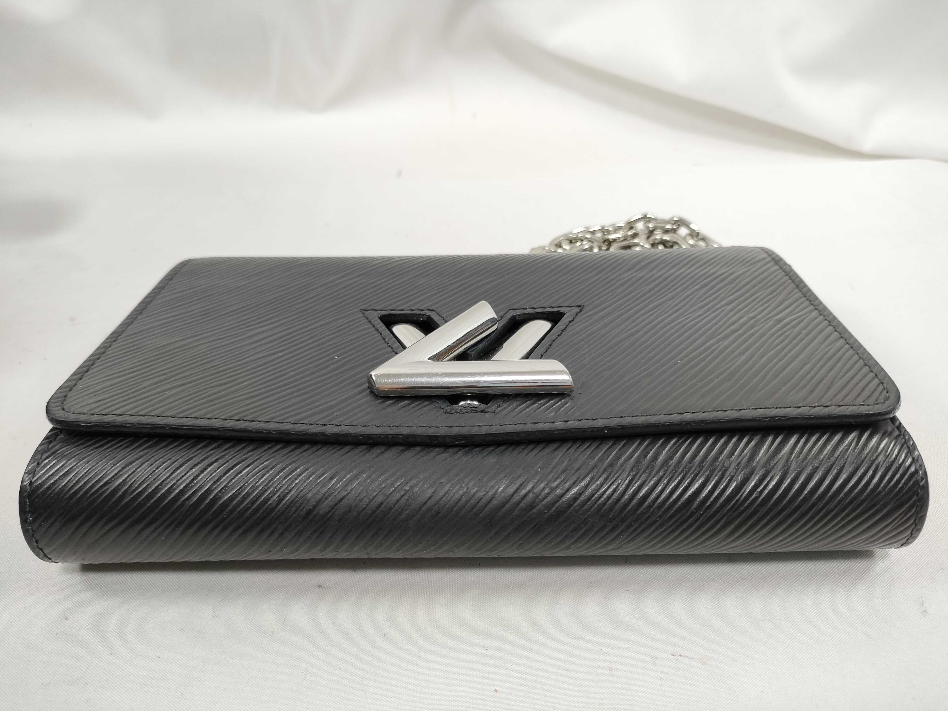 Epi Portefeuille Twist Chain M62038 Black SP3128 Shoulder Bag — view 3