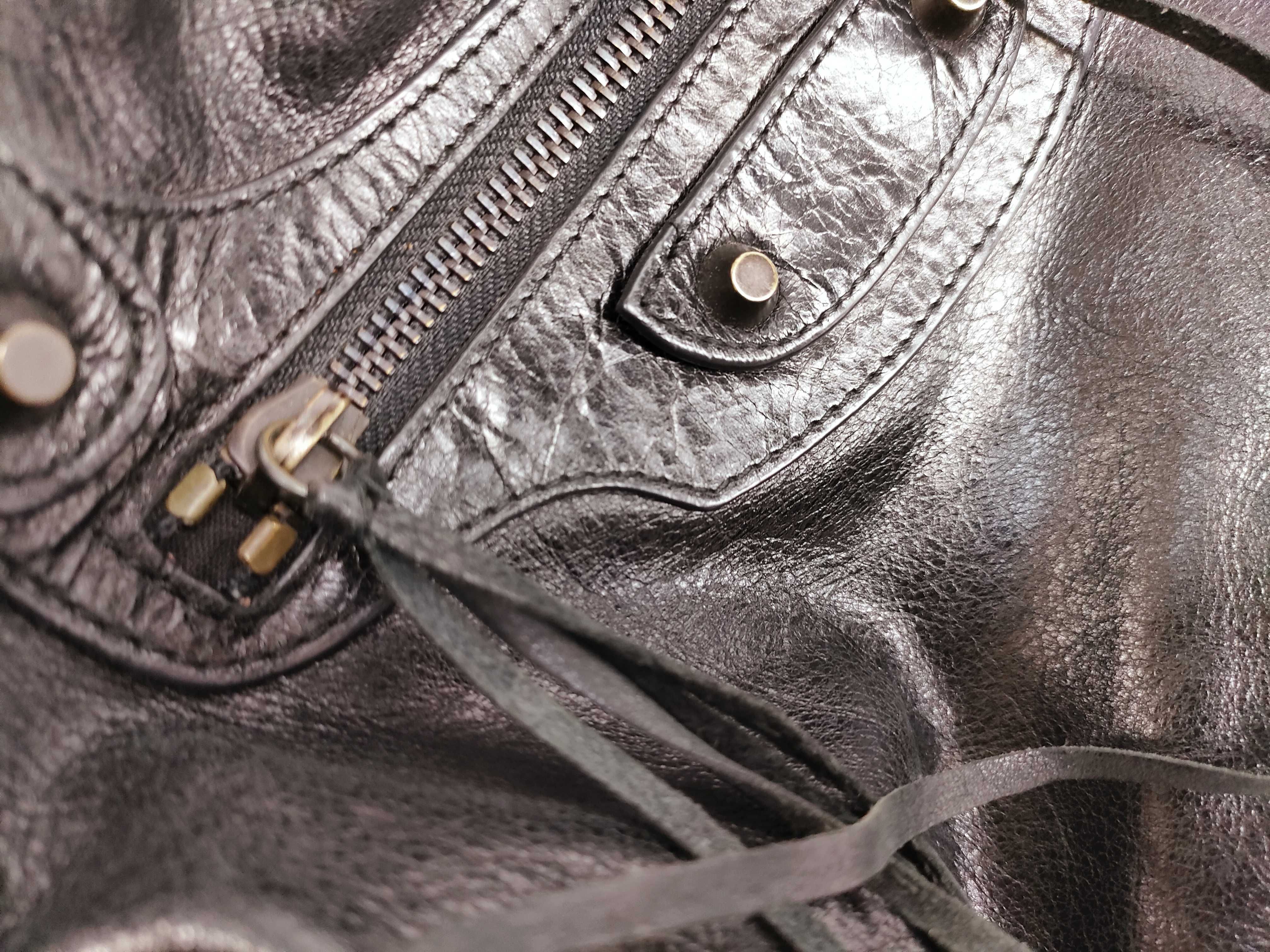 The City Leather 2-Way Shoulder Bag/Handbag — view 15