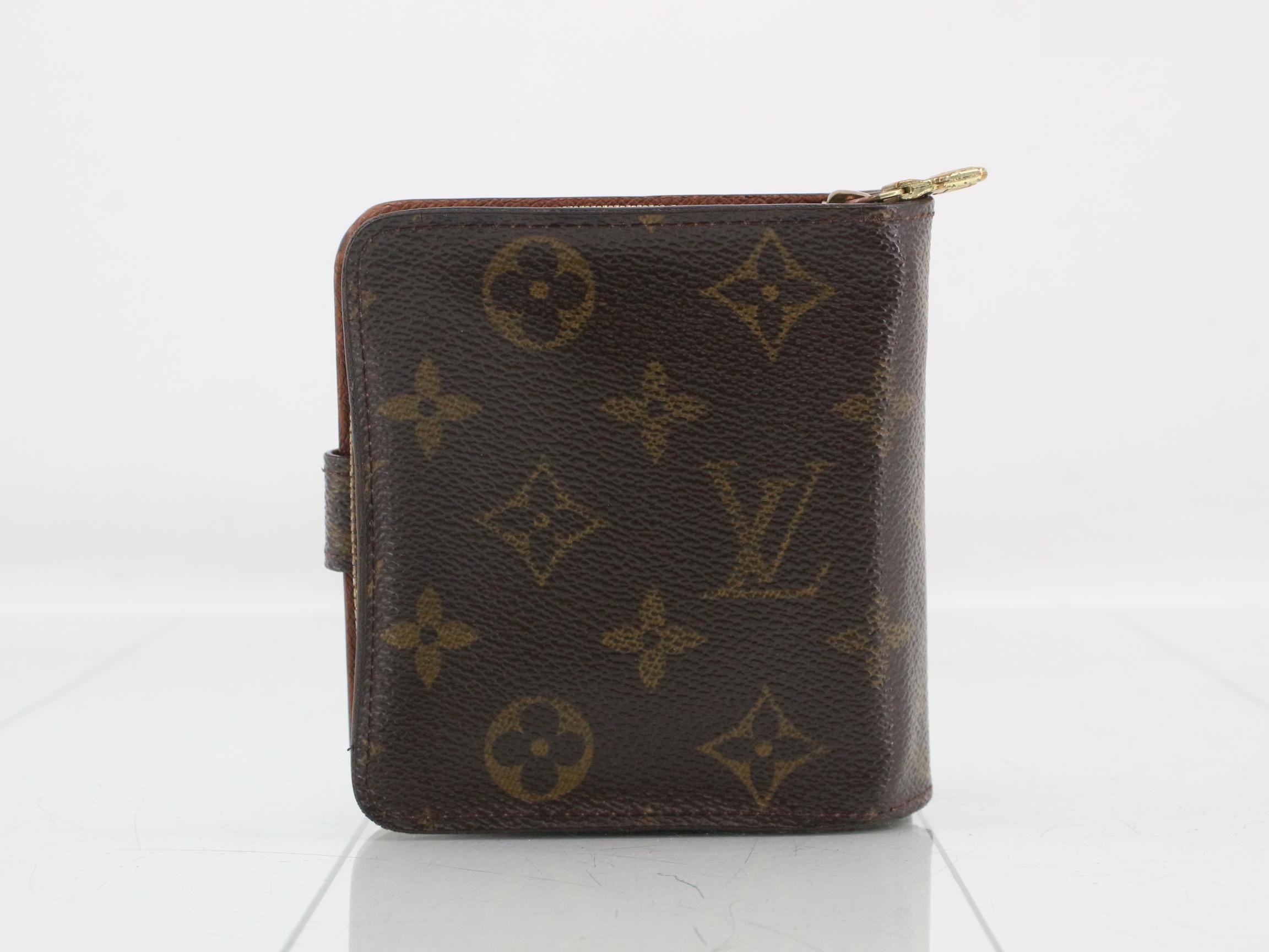 Compact Zip Bi-fold Wallet — view 2
