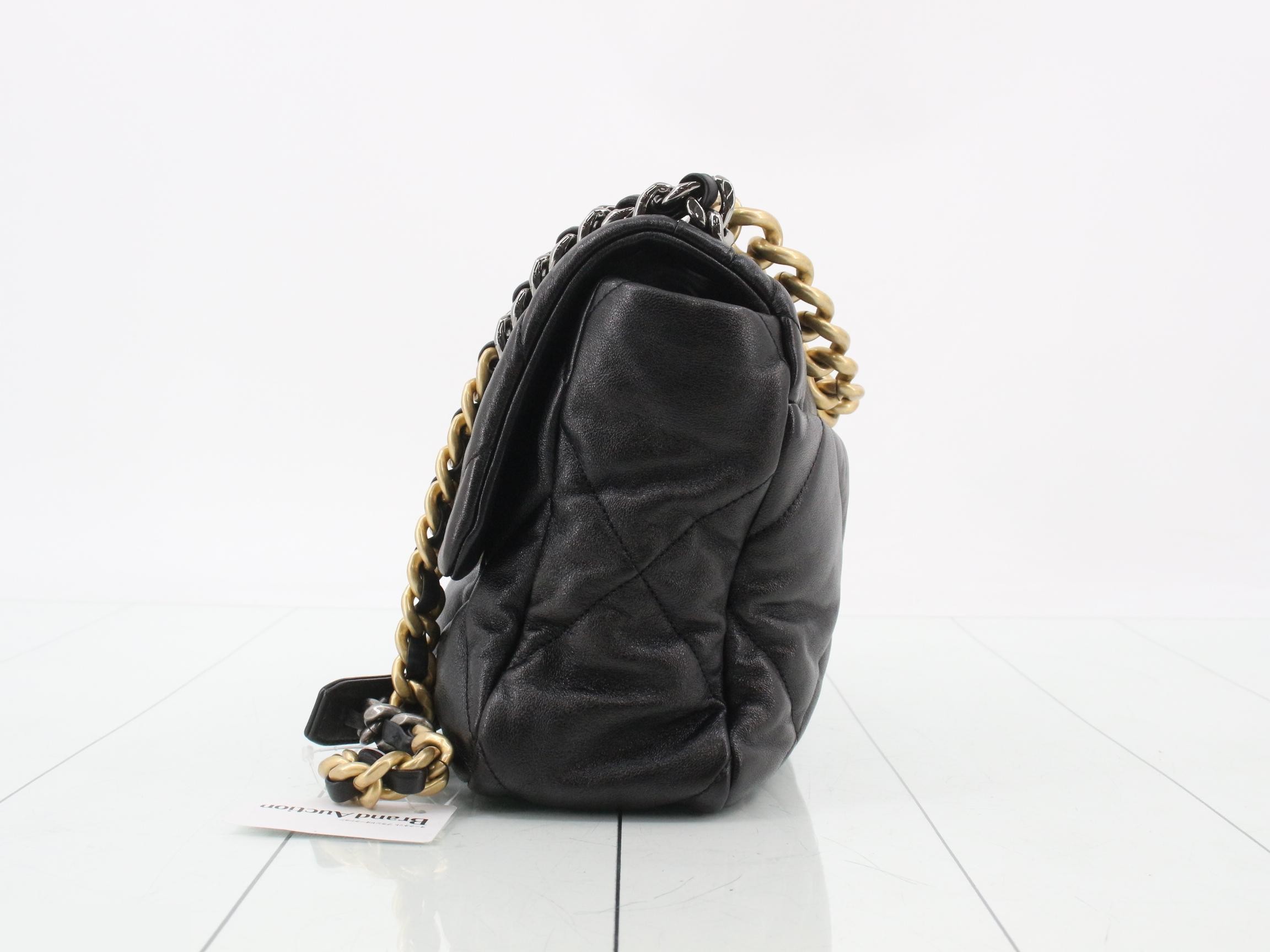 19 Black Shoulder Bag — view 3