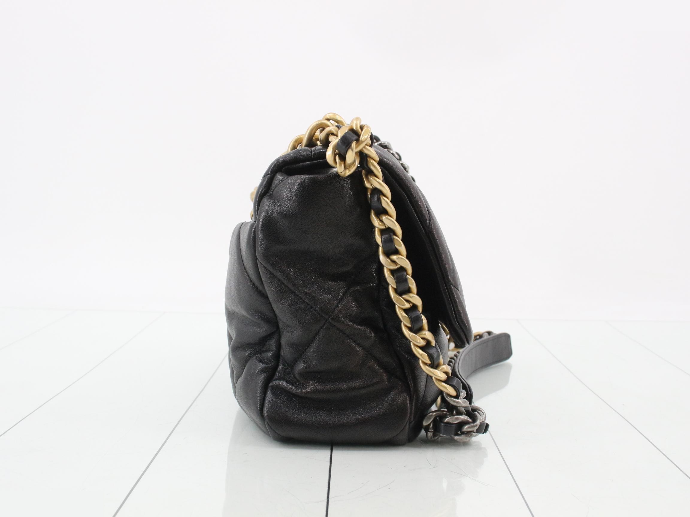 19 Black Shoulder Bag — view 4