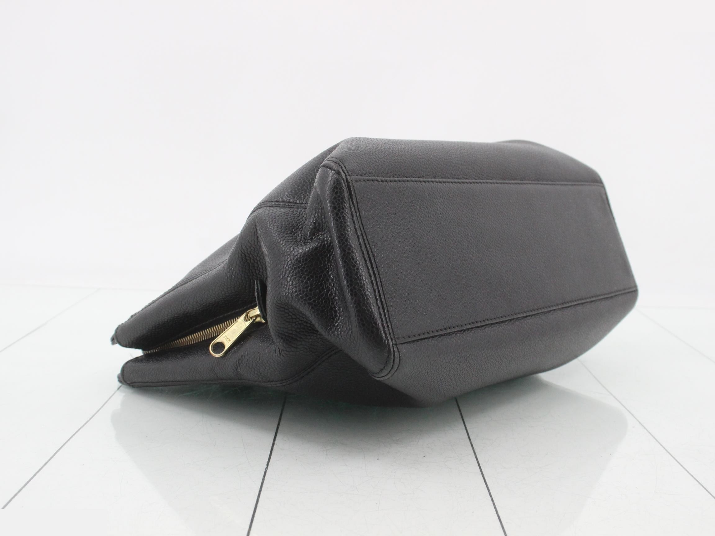 Caviar skin chain shoulder bag, model number 5. — view 5