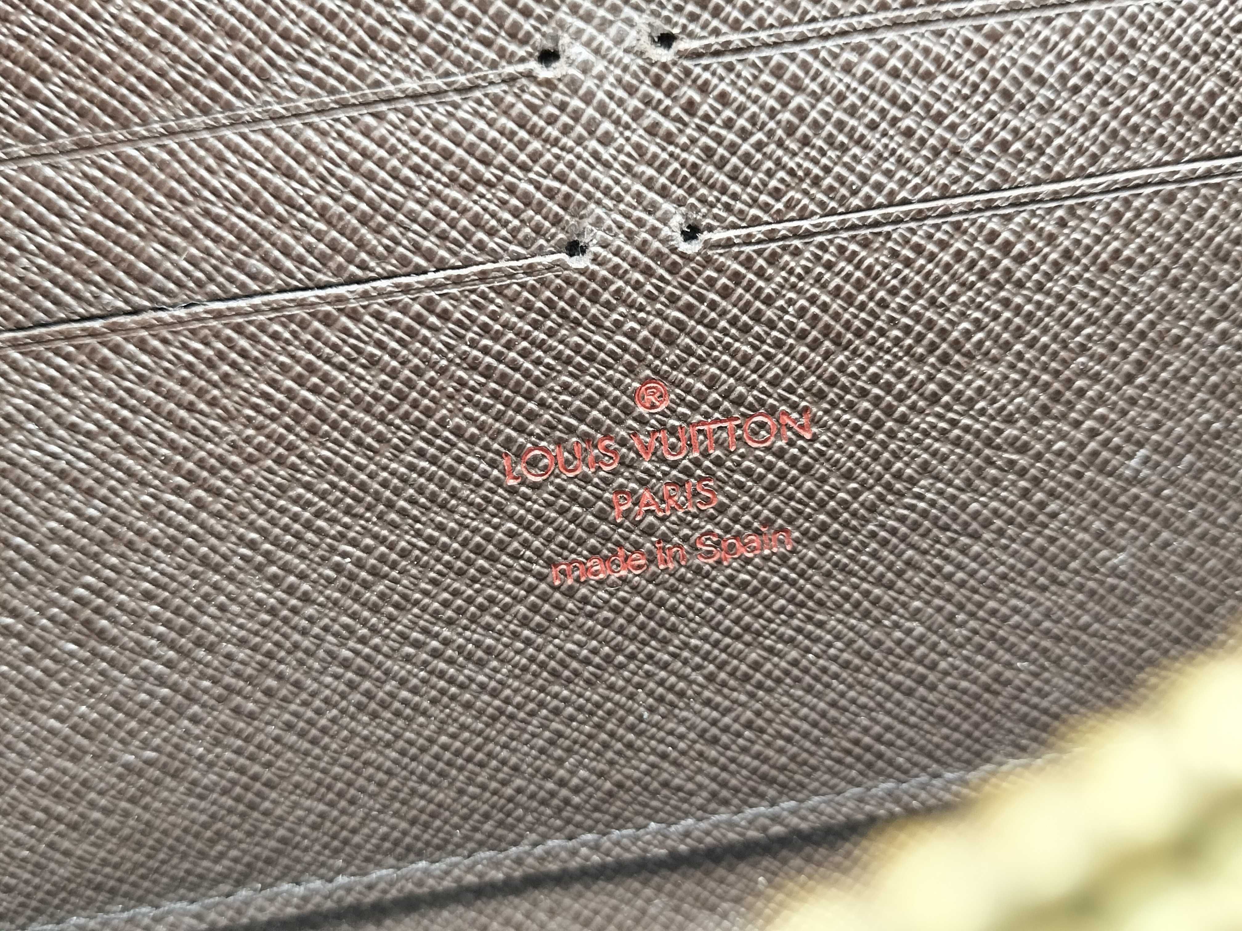 Damier Zippy Wallet — view 13