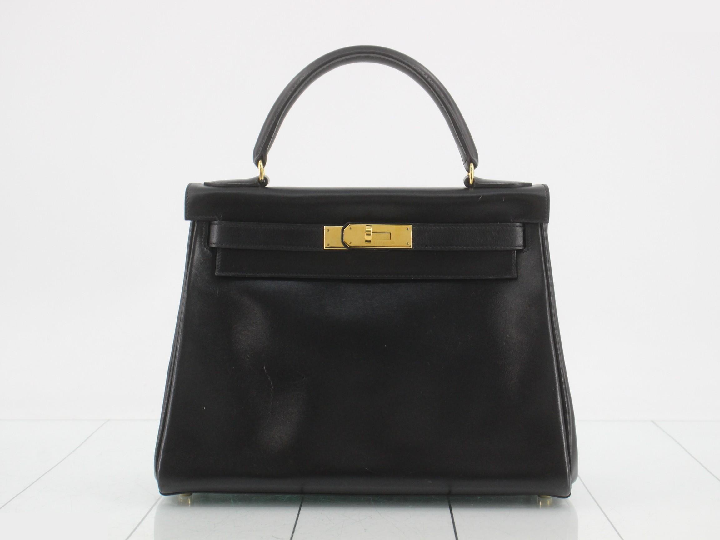 Kelly 28 Box Calf Leather, with W stamp, and shoulder strap.