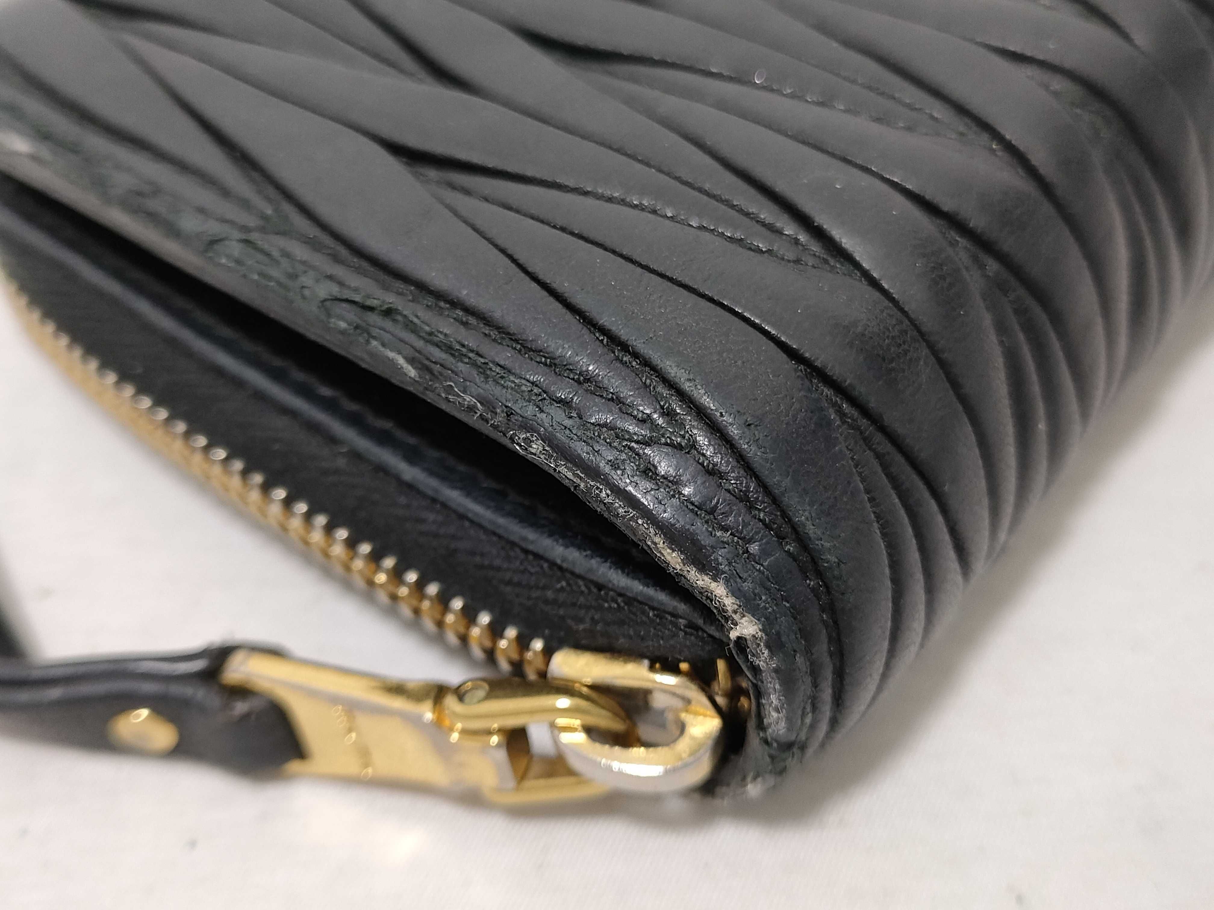 Matelassé Leather Round Zip Bi-fold Wallet — view 4