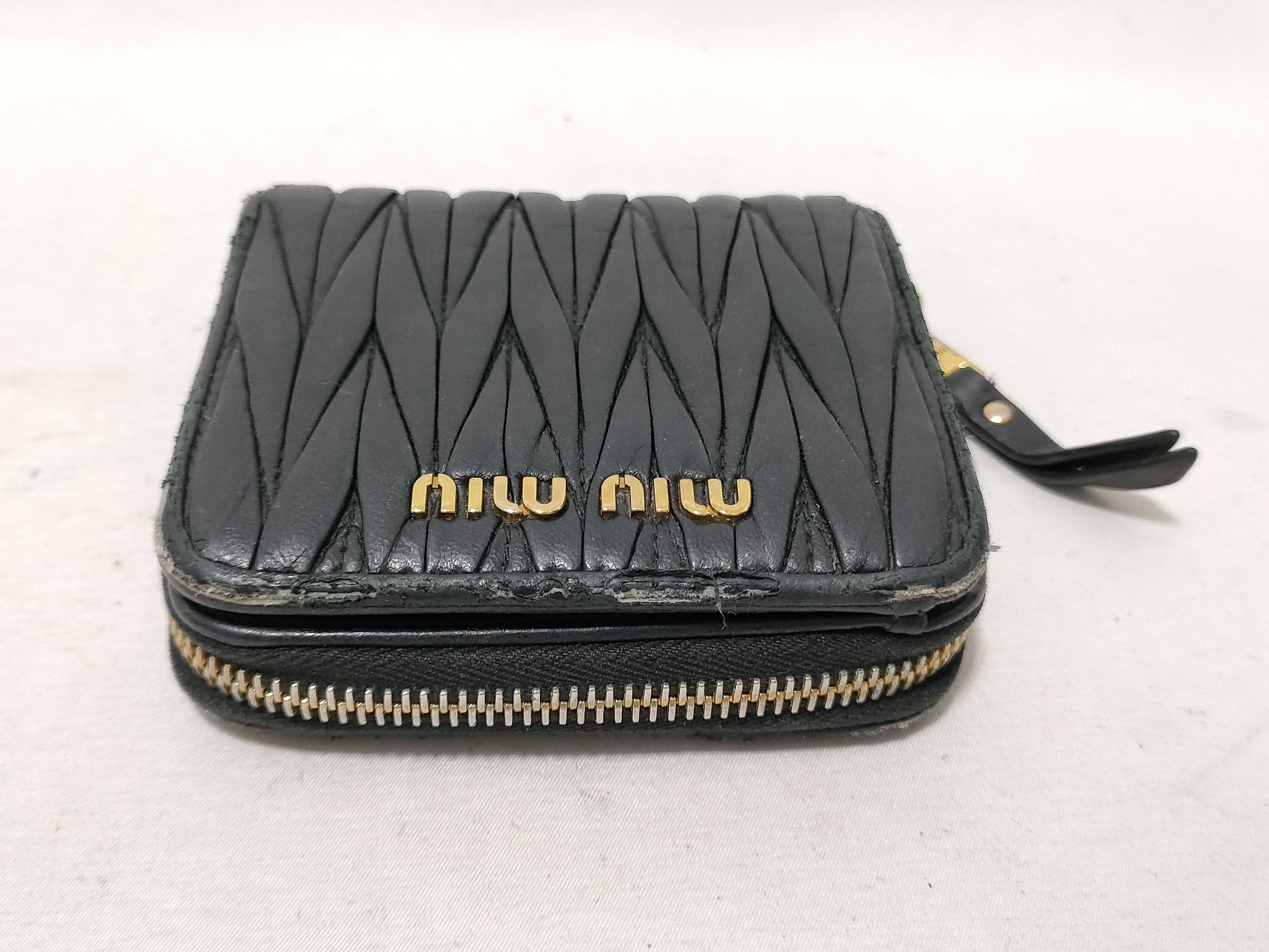 Matelassé Leather Round Zip Bi-fold Wallet — view 6