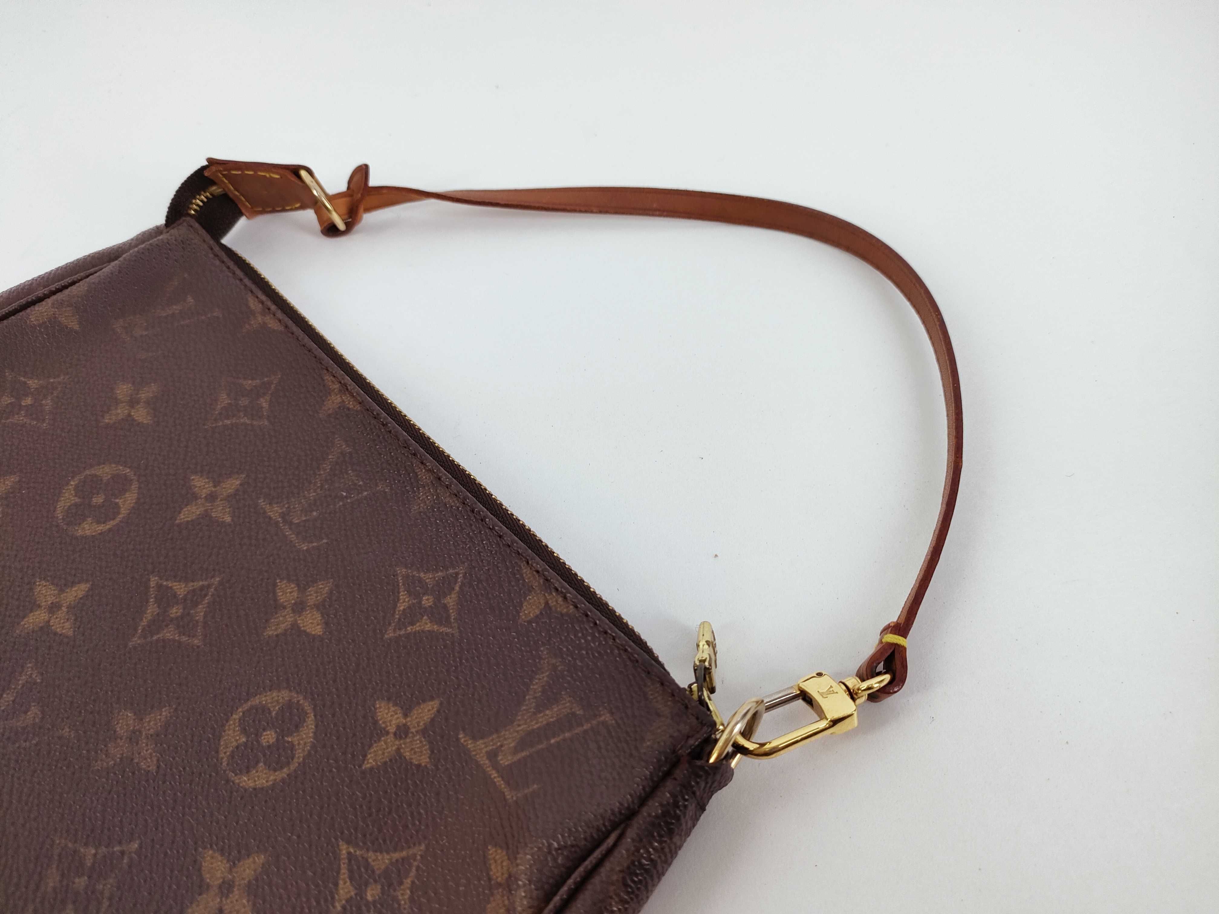 Monogram Accessoires Accessory Pouch Monogram Pouch — view 3