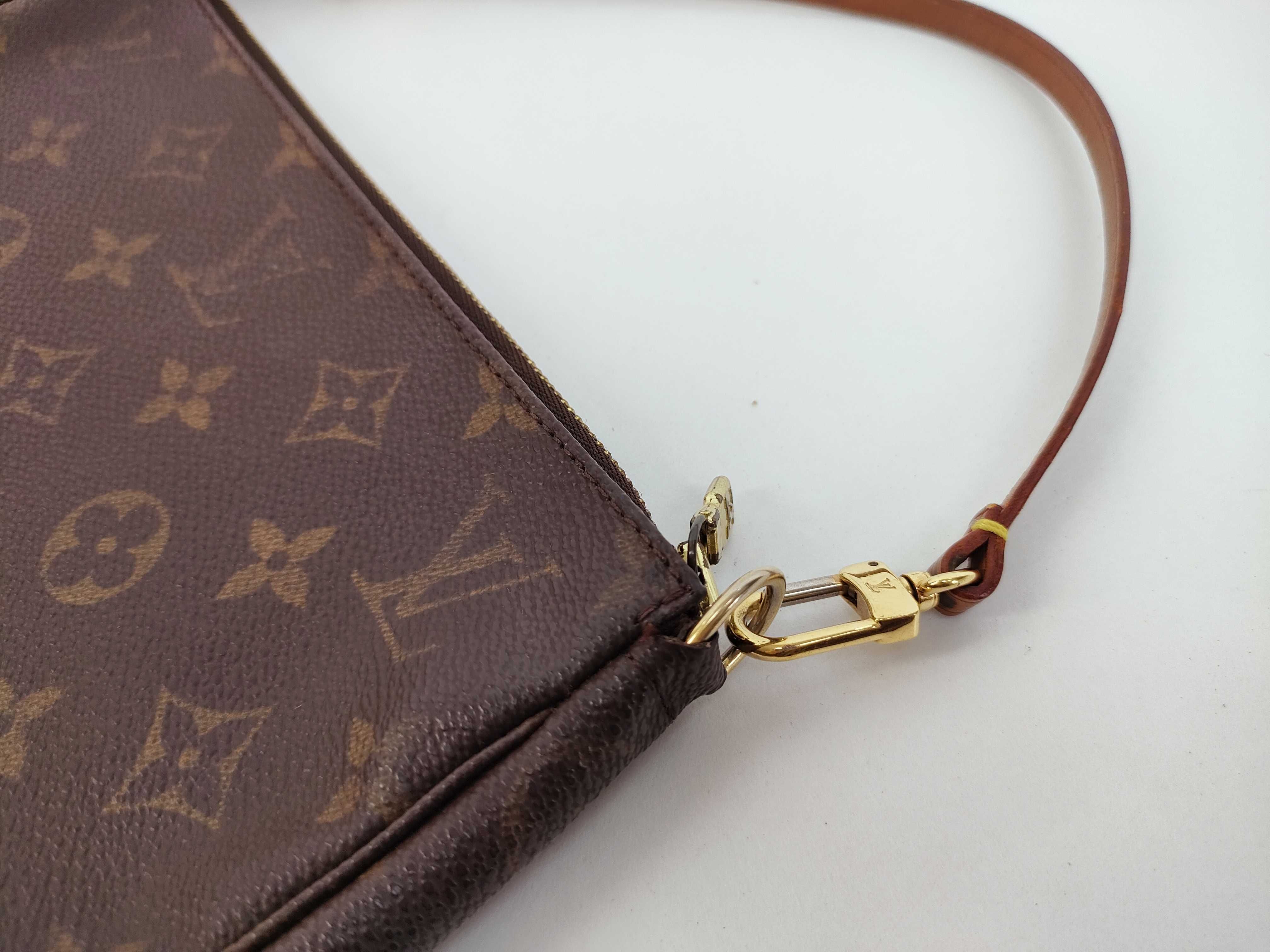 Monogram Accessoires Accessory Pouch Monogram Pouch — view 5