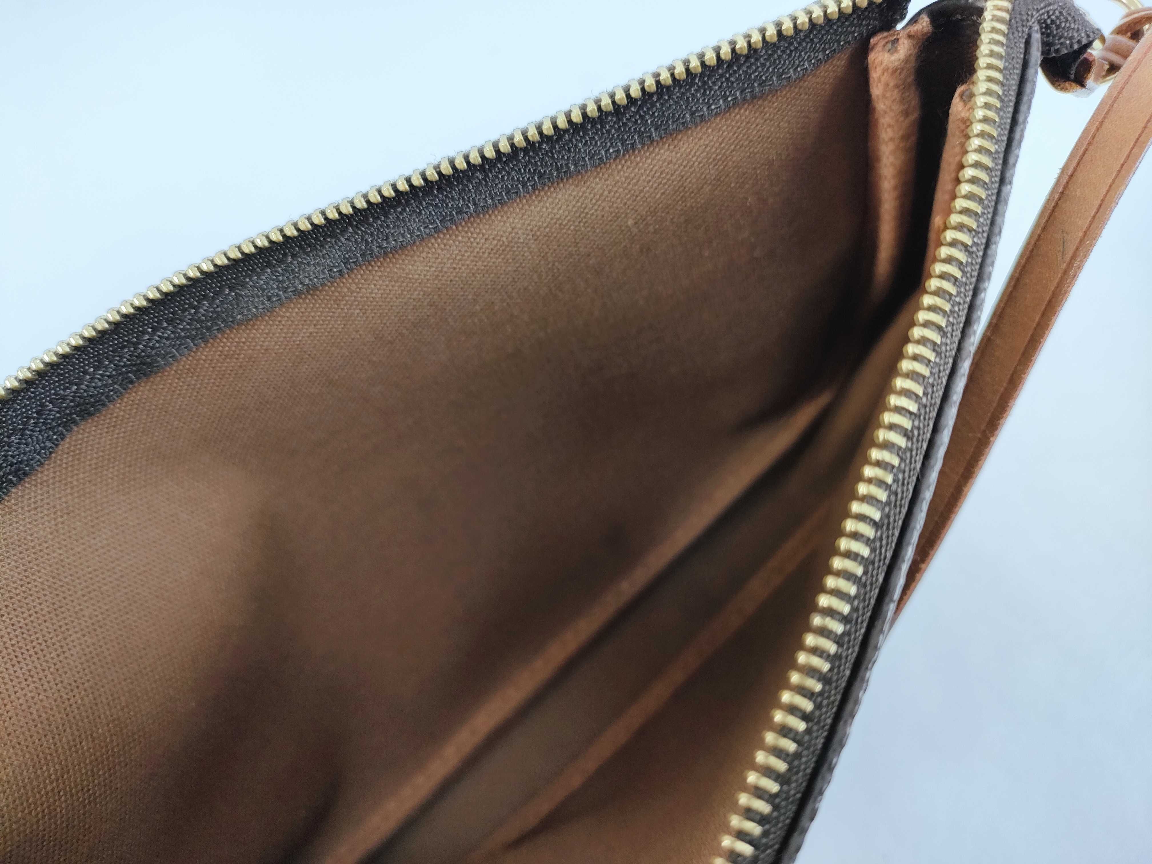 Monogram Accessoires Accessory Pouch Monogram Pouch — view 10