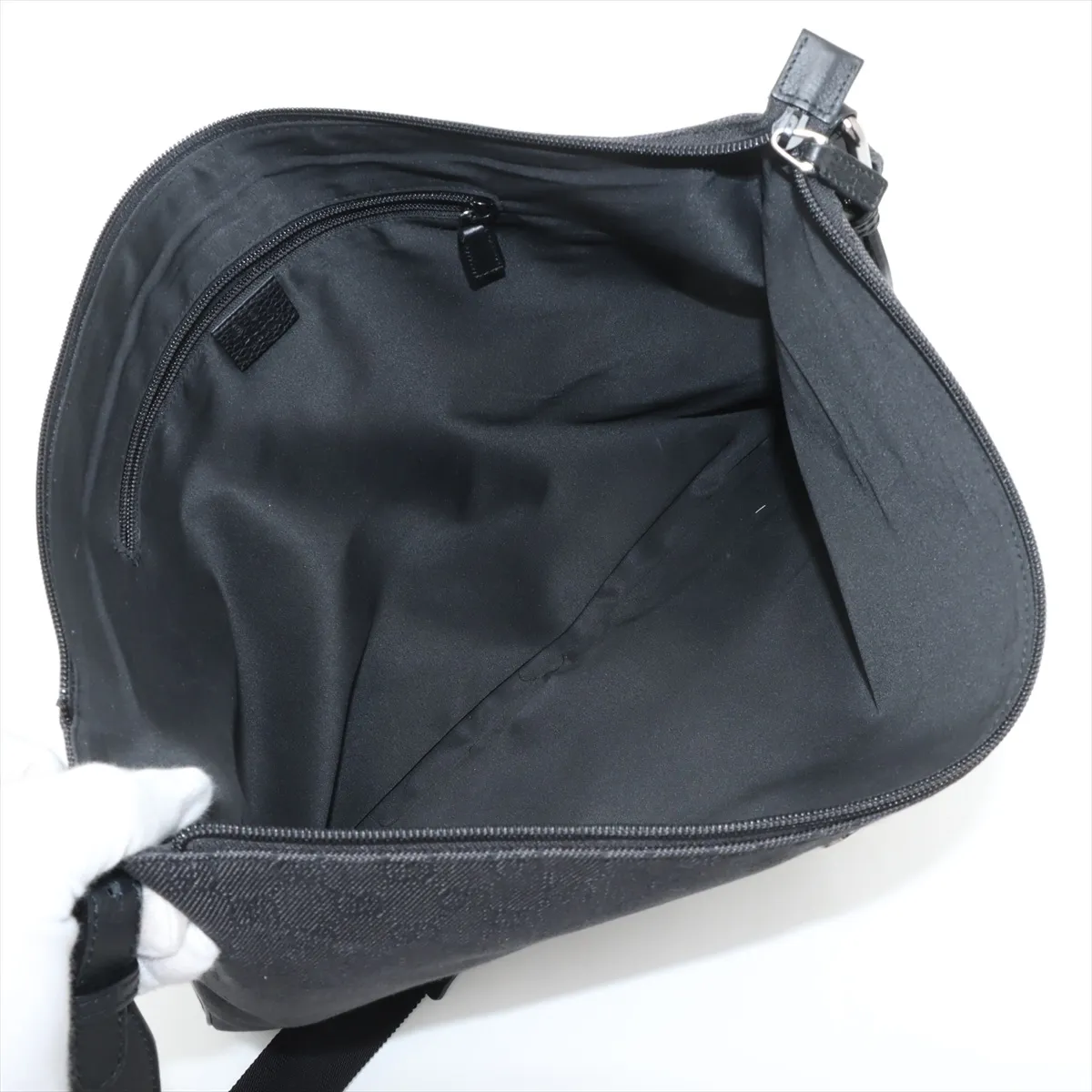 GG Canvas Shoulder Bag Black 190628 Outlet — view 6