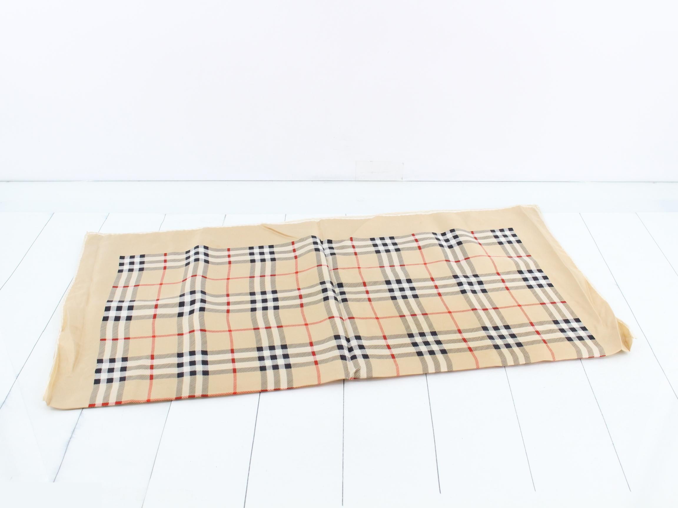 Other lines: Small items, accessories, scarves — view 3