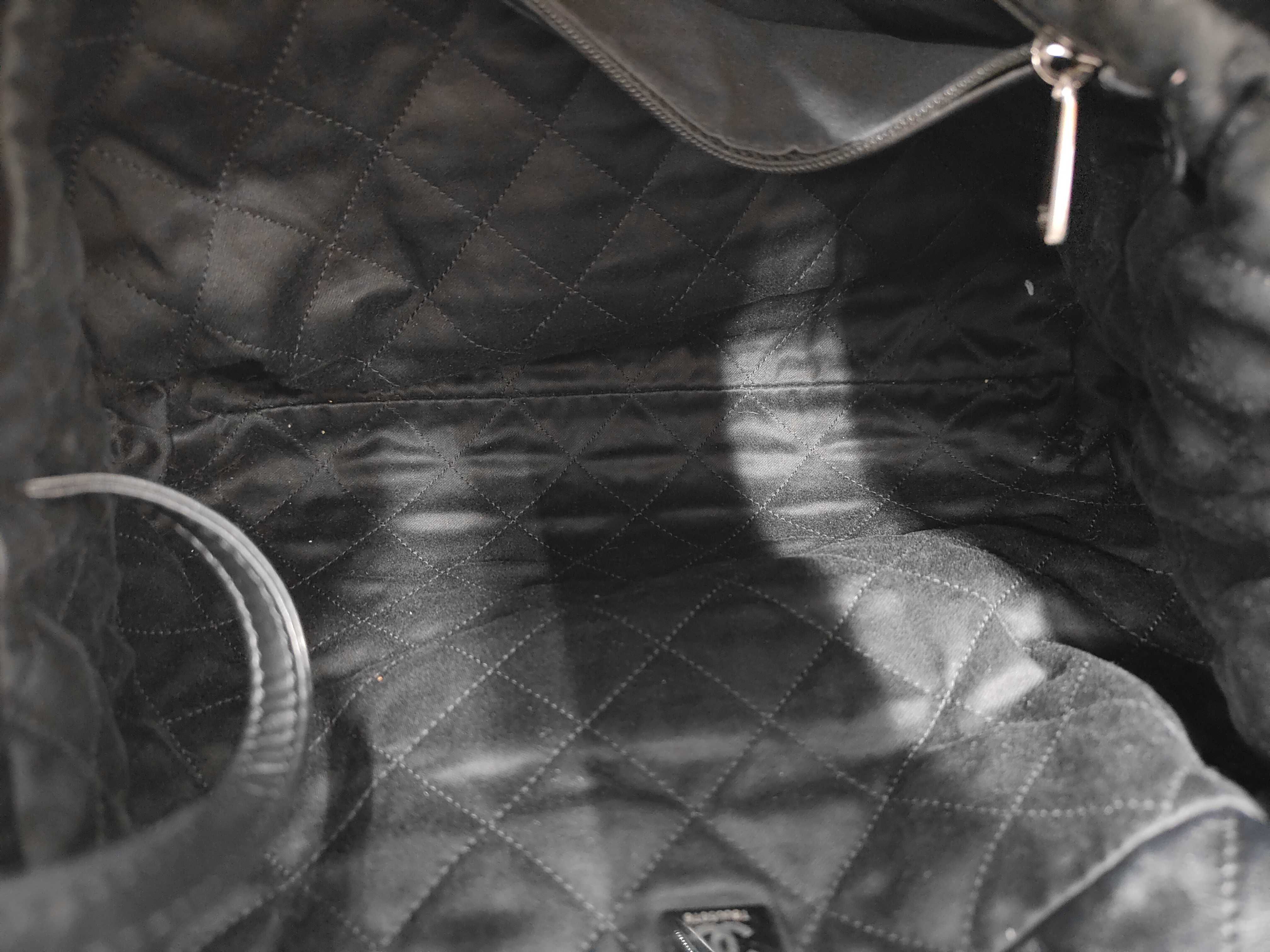 22 Silver Hardware Shoulder Bag — view 9