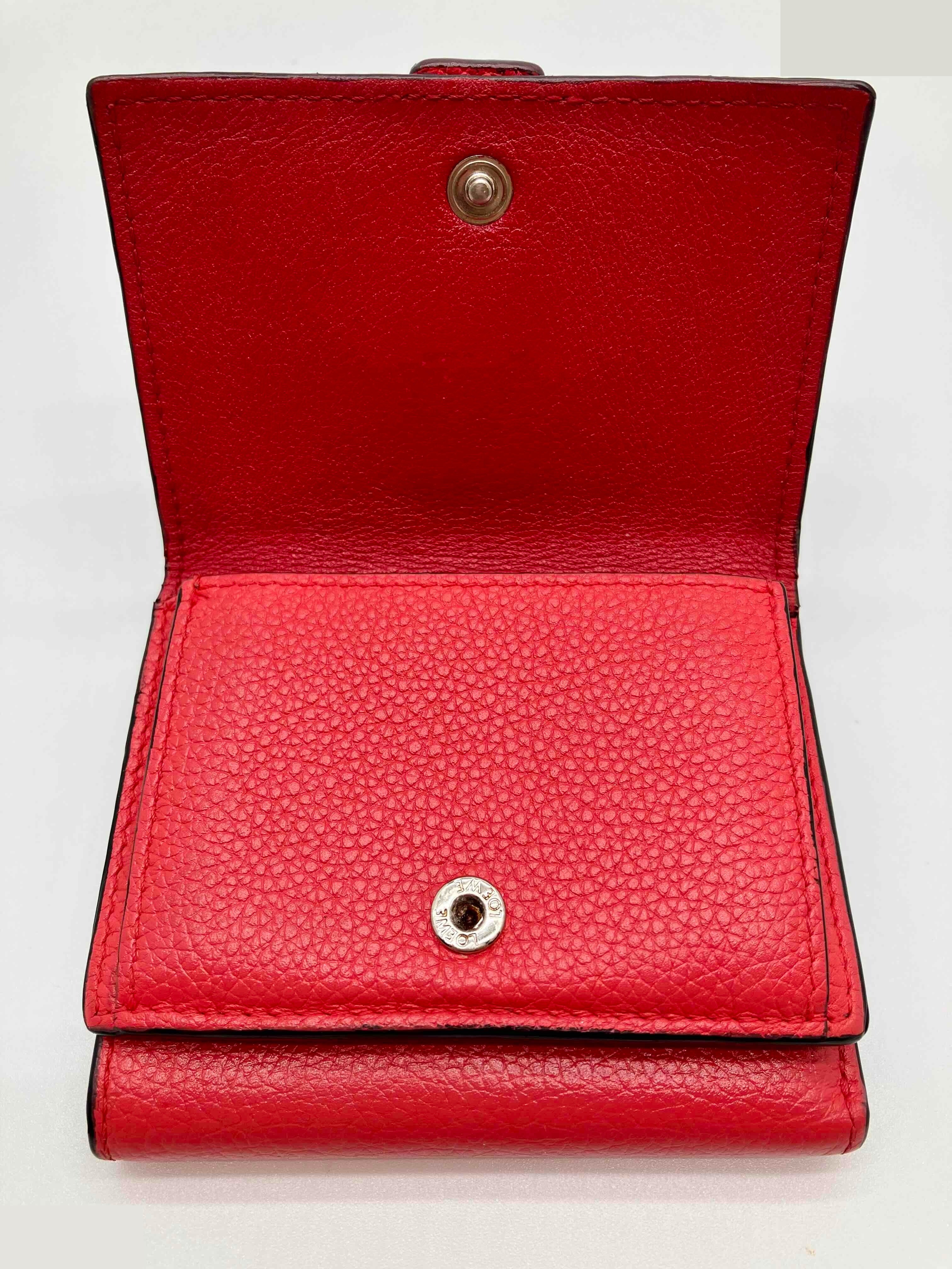 Other lines: Bags and Wallets — view 5
