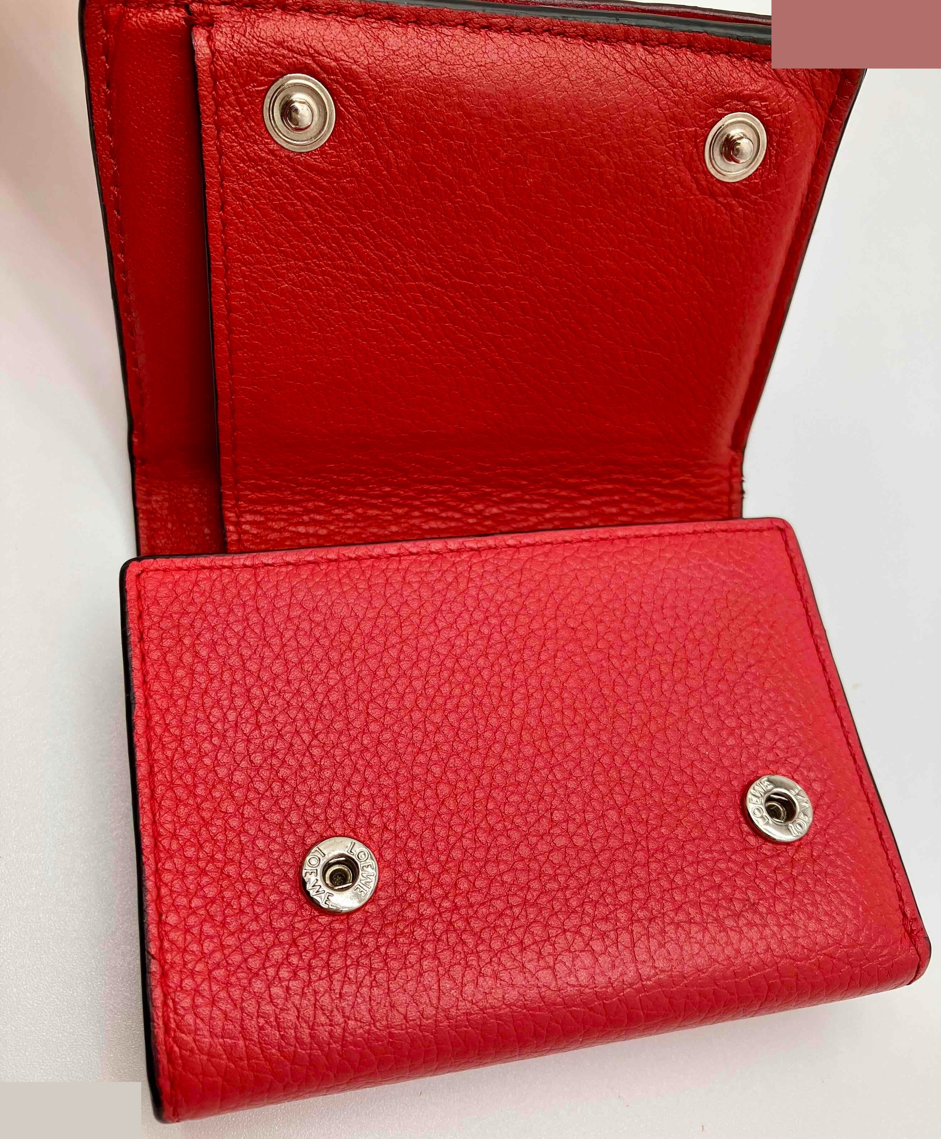 Other lines: Bags and Wallets — view 7