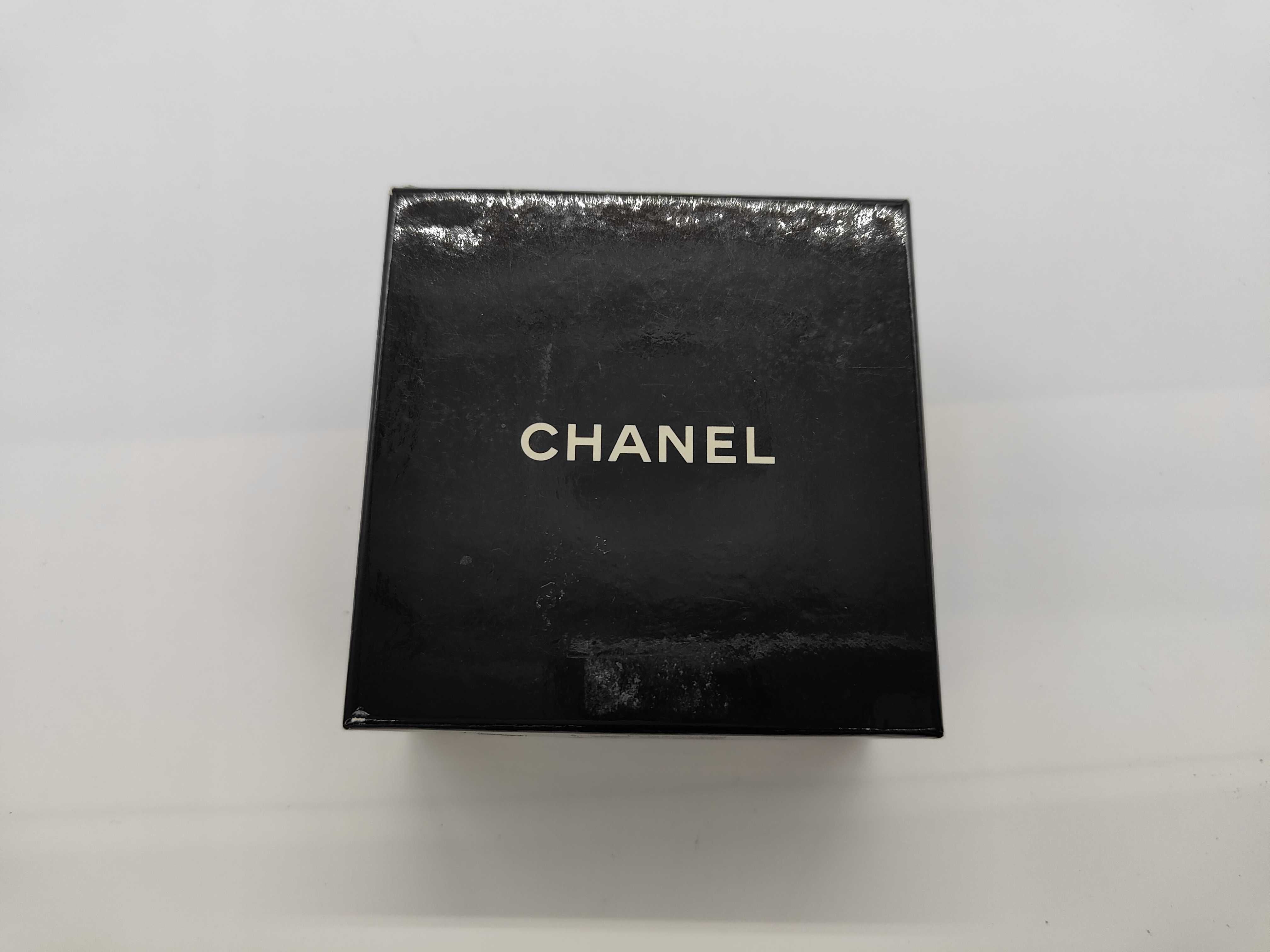 earrings, gold circle shape, with original box. — view 7