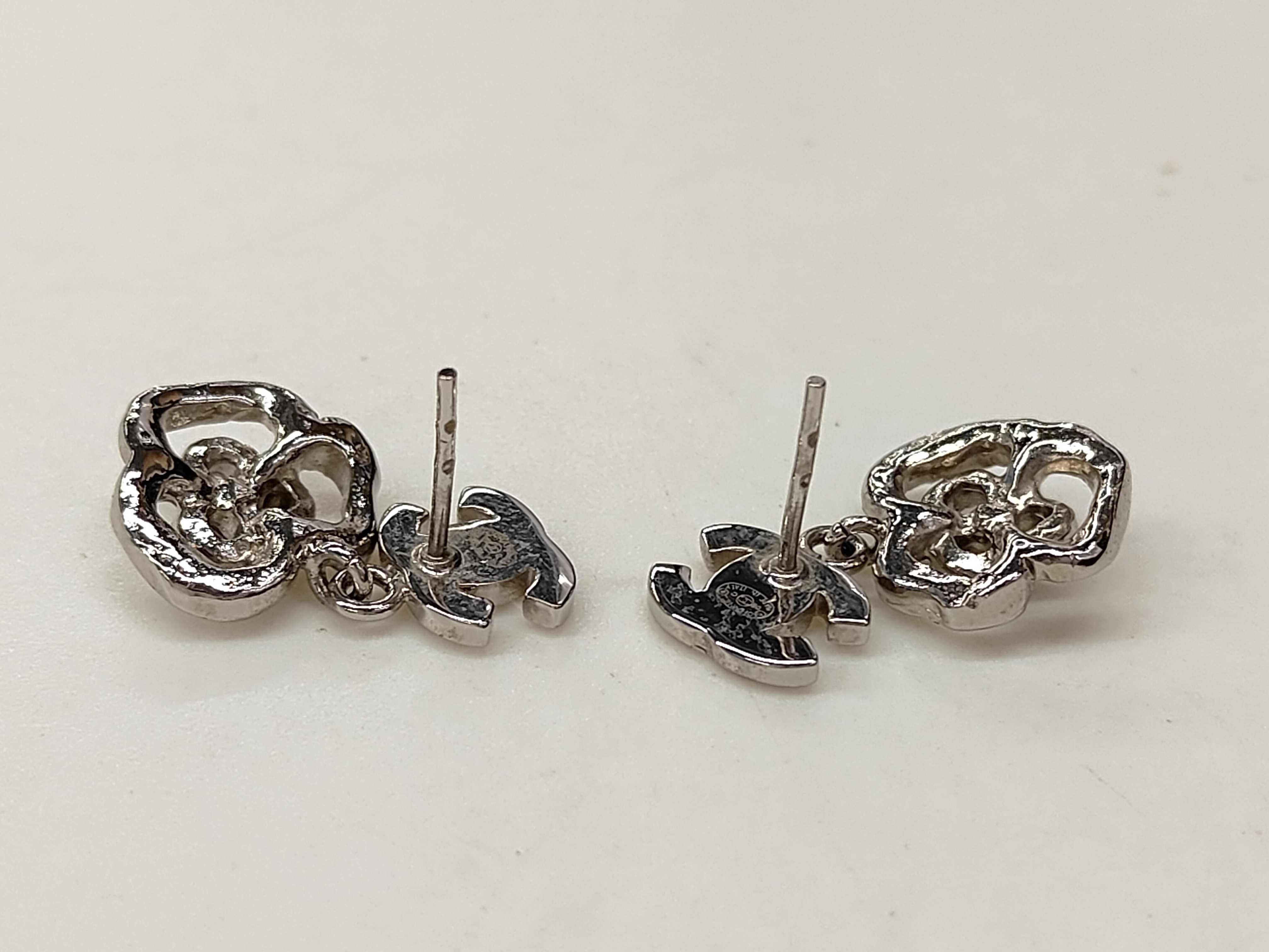 earrings — view 4