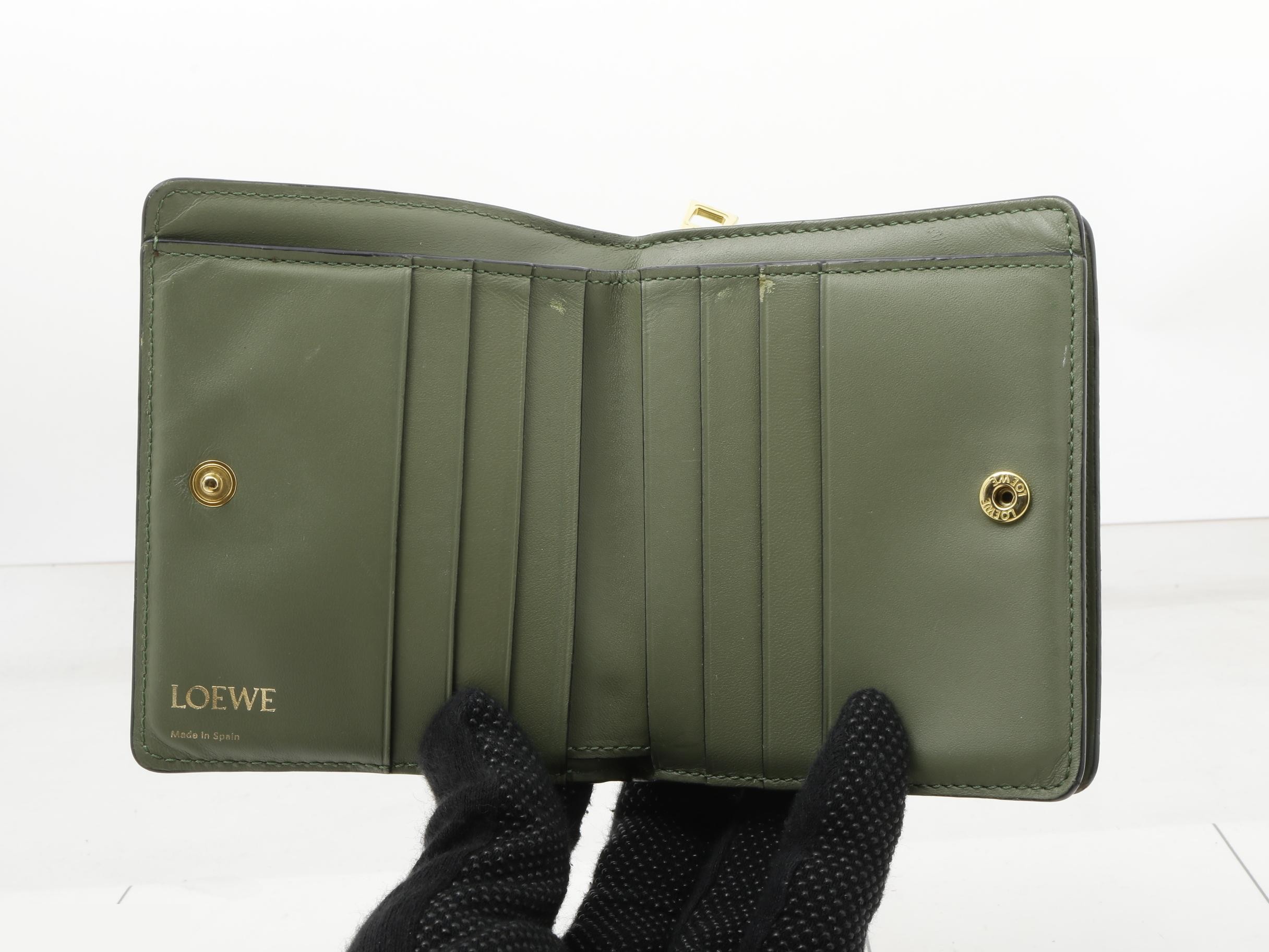 Other lines: Bags and Wallets — view 4