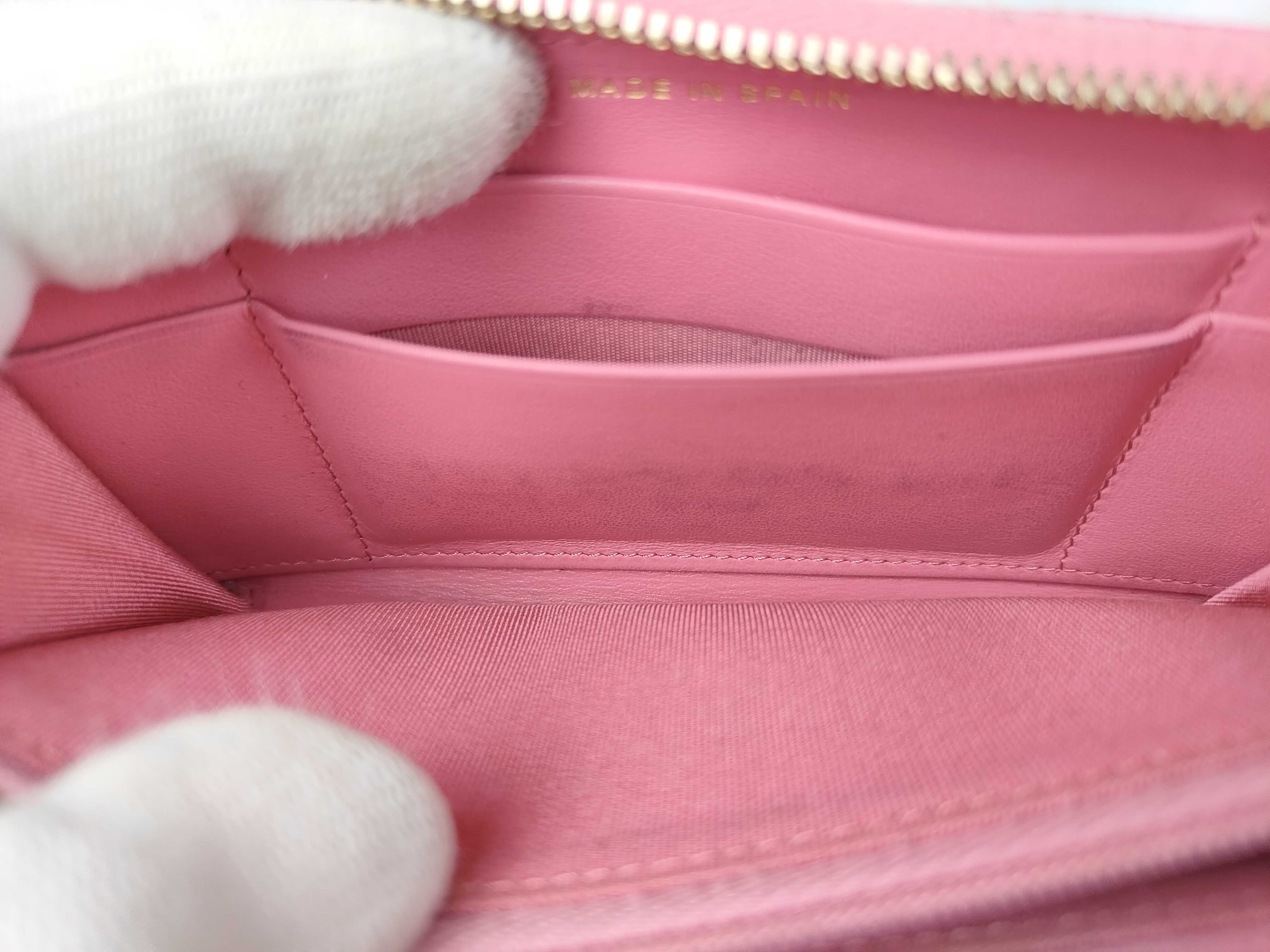 Caviar Skin Coco Round Zip Wallet Pink — view 14