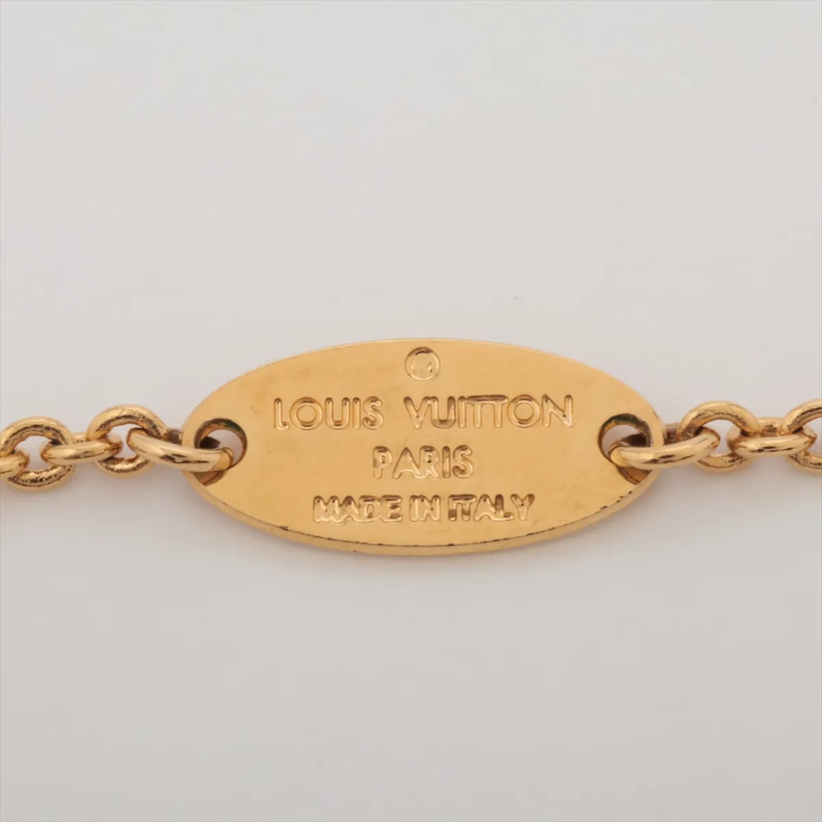 M61083 Essential V OB1212 Necklace, GP Gold. Shows — view 4